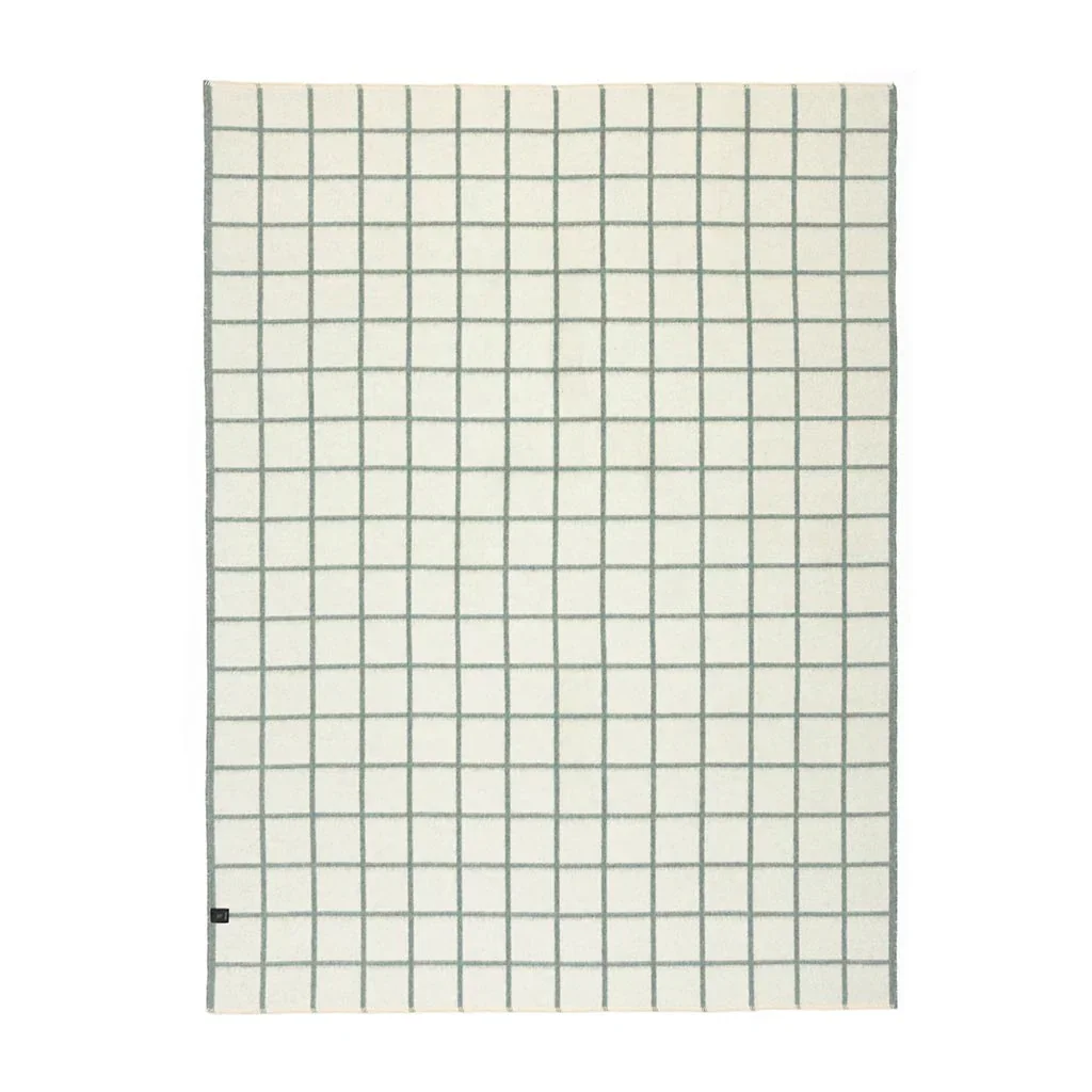 Blacksaw_Umi_Heirloom_Blanket_Marled_Sea_Glass_Green_Ivory_Grid_Alpaca_Peru_2.webp