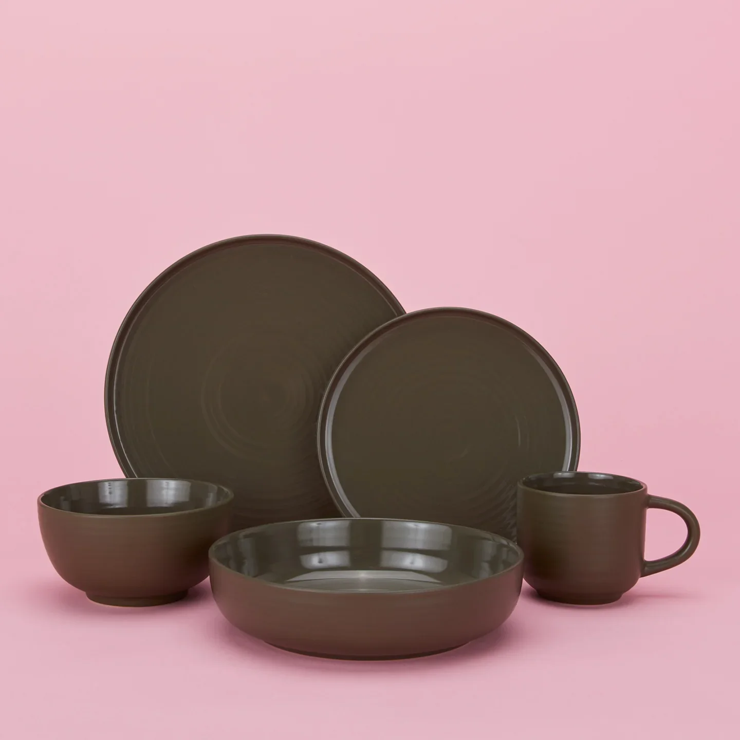Hawkins_New_York_Essential_Low_Bowl_Olive_Green_4.webp