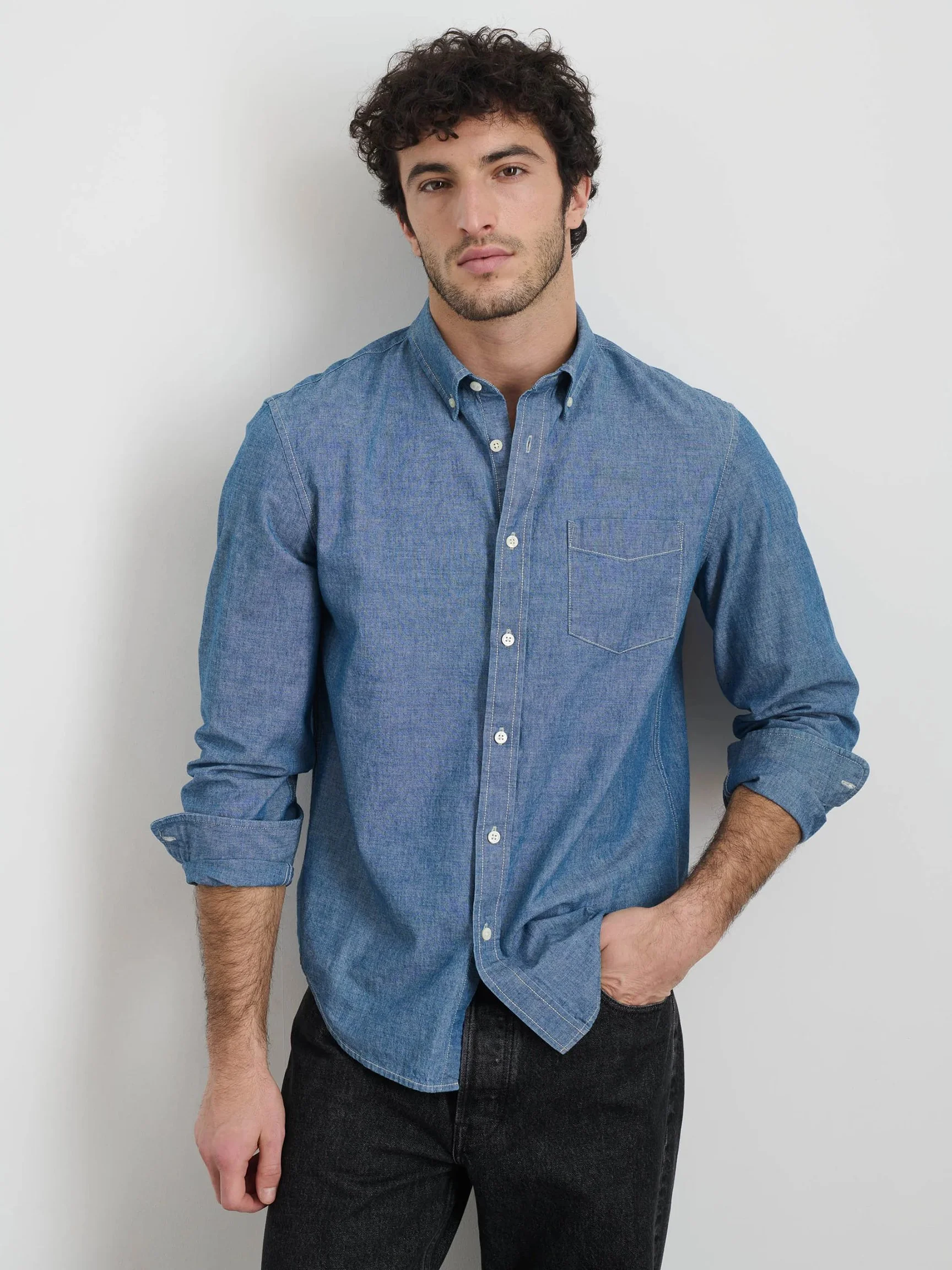 Alex_Mill_Mill_Shirt_Washed_Chambray_Rinse_3.jpg