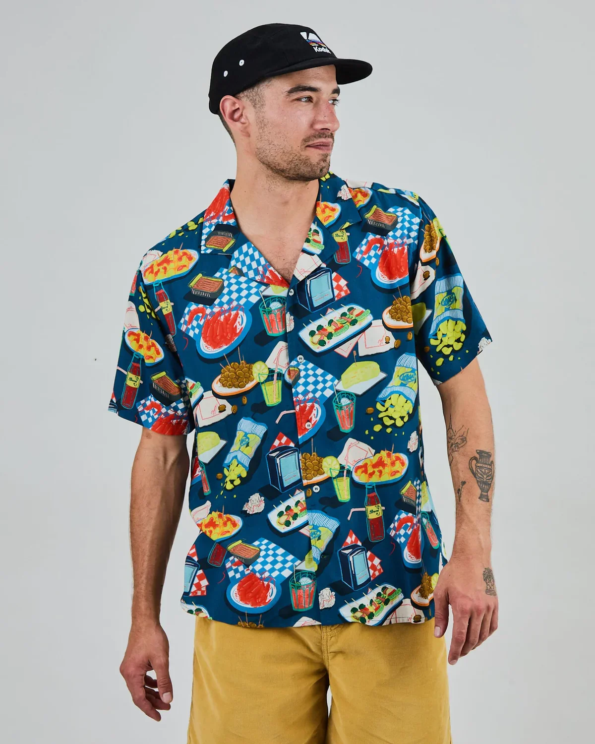 Brava_Chiringuito Aloha_Shirt_Blue_Food_Picnic_1.webp