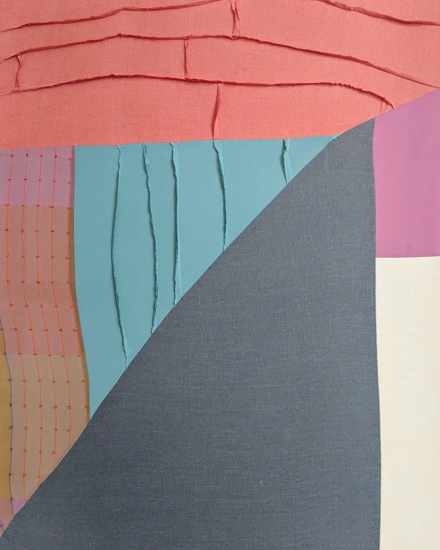 No paint, just vibes ✨ 

"Nostalgia for Something New", 40" x 30", textiles and sewn canvas, 2025. Available with @jkostuikgallery 

#textileart #contemporaryart #collectart