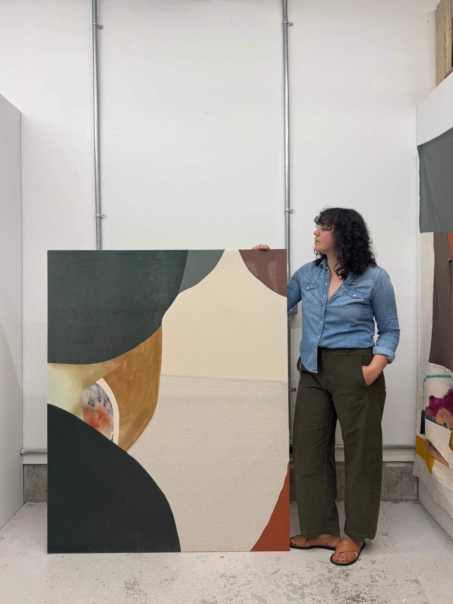 Gazing Across
60" x 48"
Recycled textiles, natural inks and acrylic
2026
Available with @jkostuikgallery

A piece that doesn't just fill a wall, but shapes how a space feels. 

Abstract Art | Textile Art | Large Painting