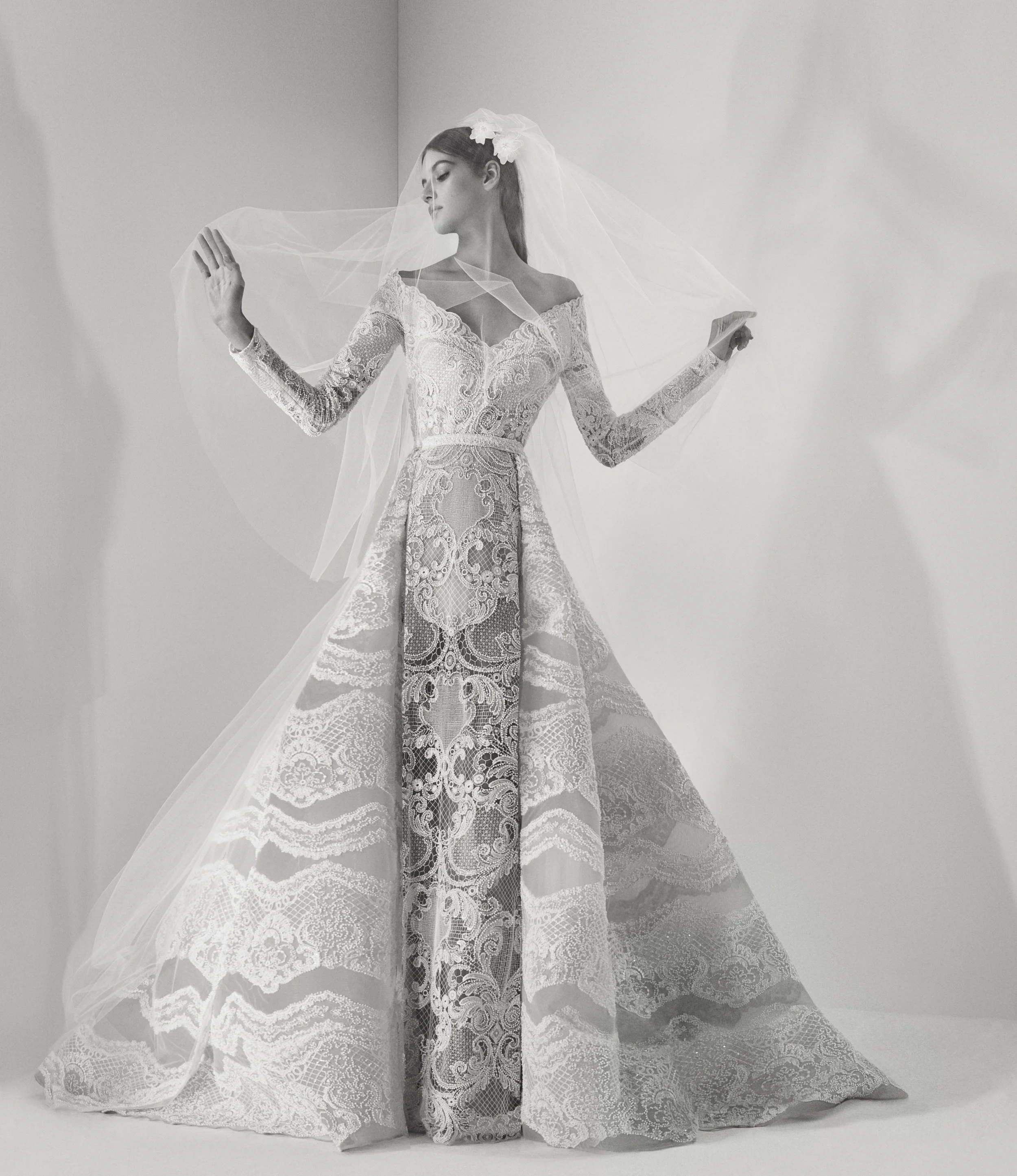 2016_ELIE_SAAB_BRIDAL_FALL_2017_08_108.jpg