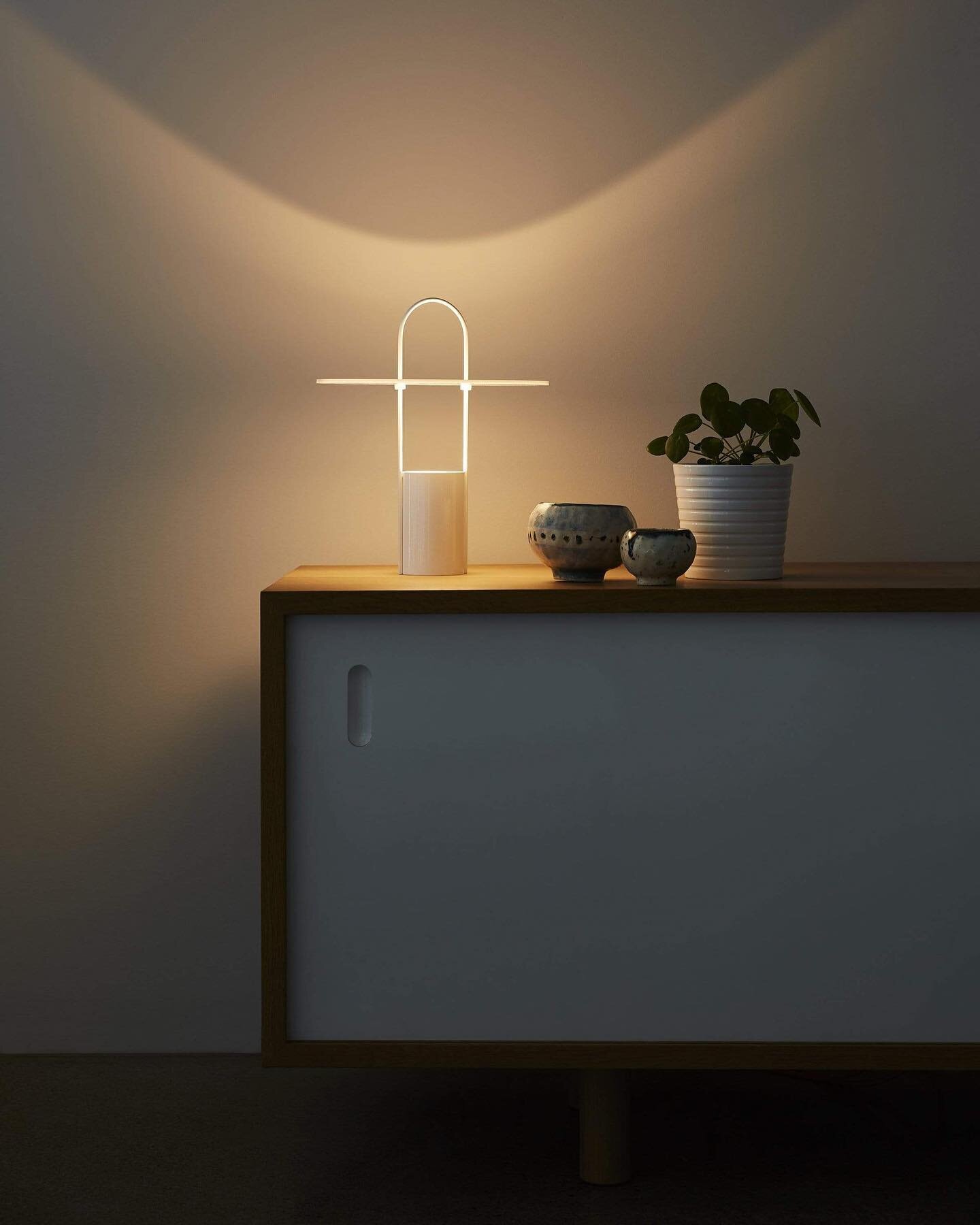 This is Nomade. The 2020 L A M P Competition entry that was chosen for an exclusive manufacturing deal through our partnership with @designmilk in collaboration with @hollisandmorris 

Available for purchase on the Design Milk shop! 

Nomade is a sty