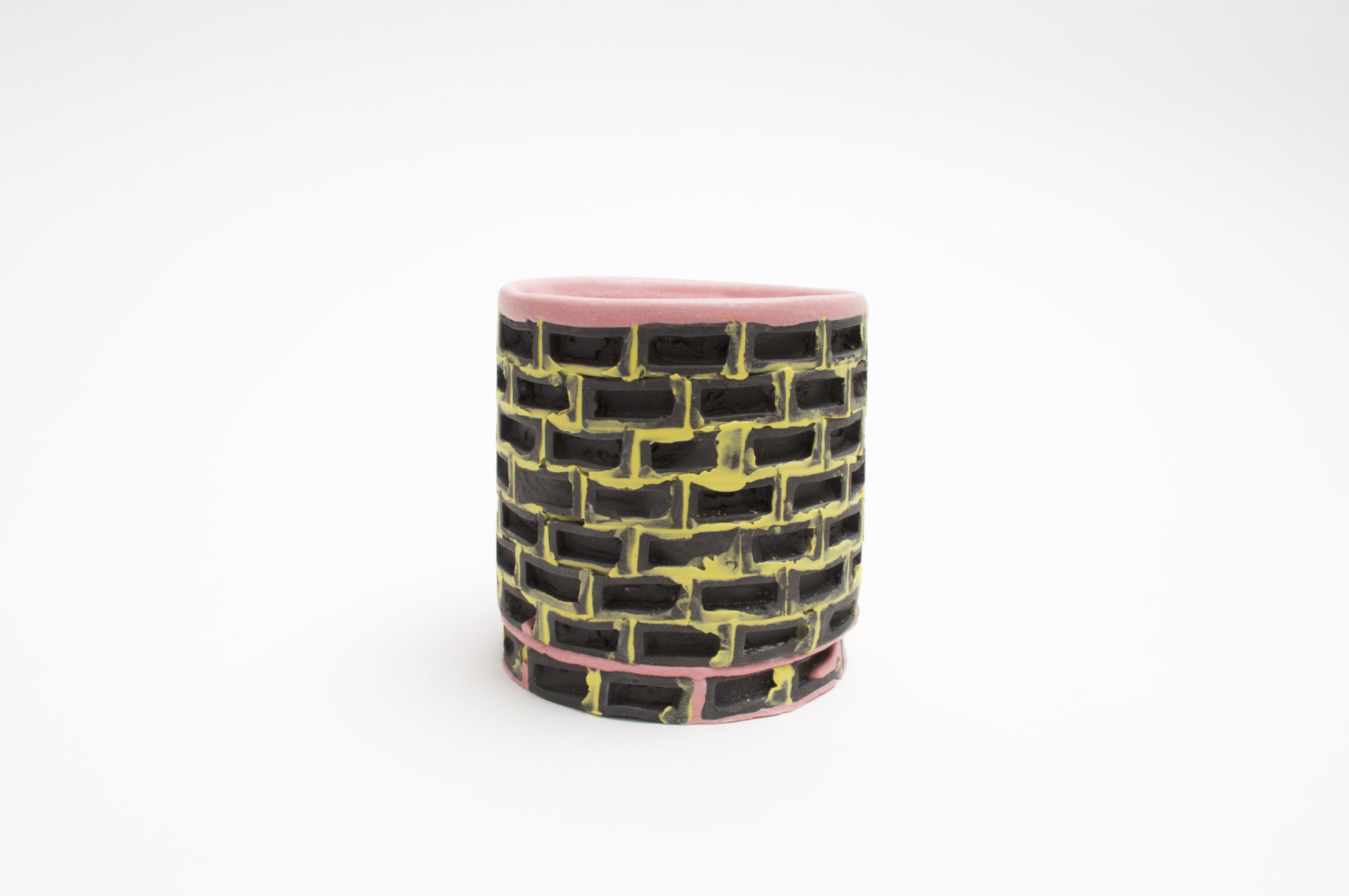 Mini-Brickware Cup (Black-Yellow-Pink)