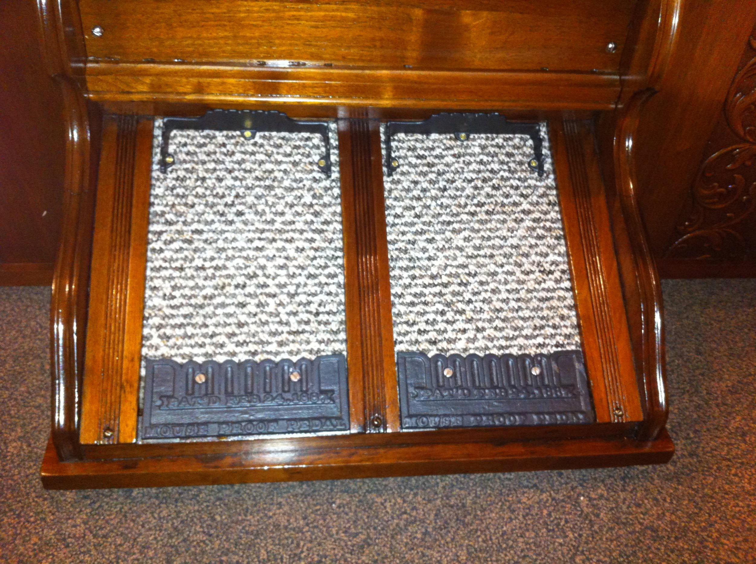  The pedals installed in the organ 