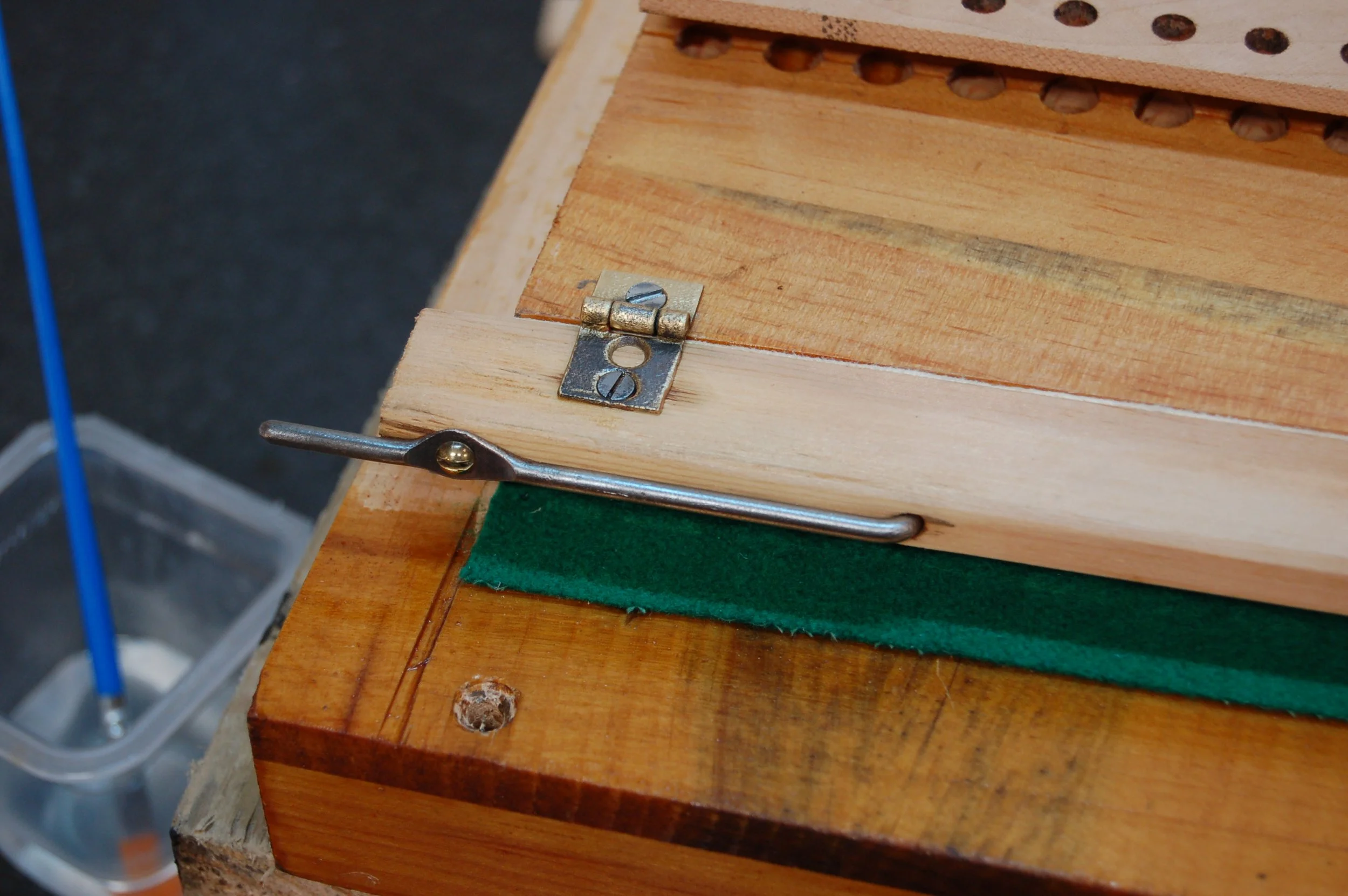  Cleaned up hinges 