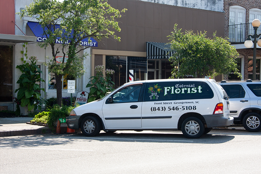 COLONIAL FLORIST