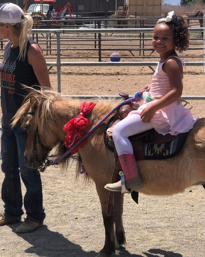 A smile that lights up the universe! ⠀⠀⠀⠀⠀⠀⠀⠀⠀
@spirithorseridingcenter ⠀⠀⠀⠀⠀⠀⠀⠀⠀
⠀⠀⠀⠀⠀⠀⠀⠀⠀
⠀⠀⠀⠀⠀⠀⠀⠀⠀
⠀⠀⠀⠀⠀⠀⠀⠀⠀
#horses #charity #equinelove #thrive #eompowerwomen #horsesofinsta #equinetherapy #fosterkids #wineandhorses #givebacktothecommunity #give