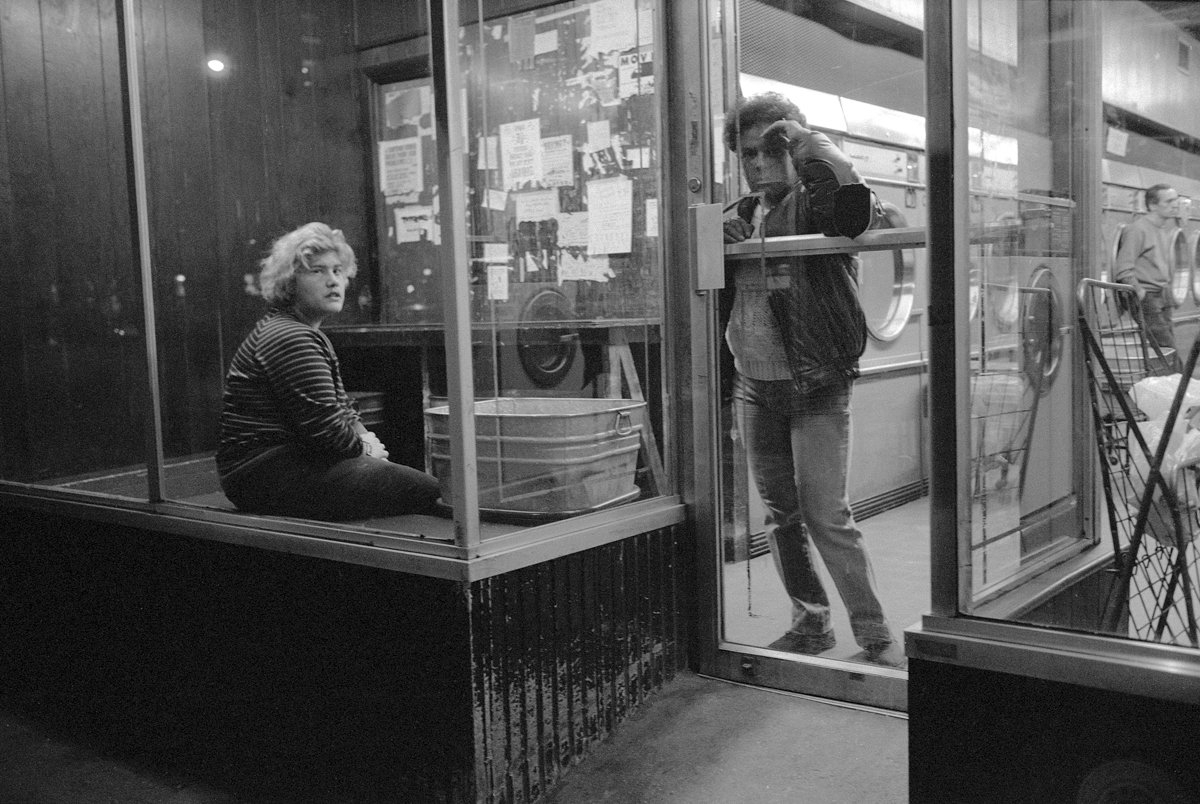 Laundramat couple 8640-9-Edit.jpg