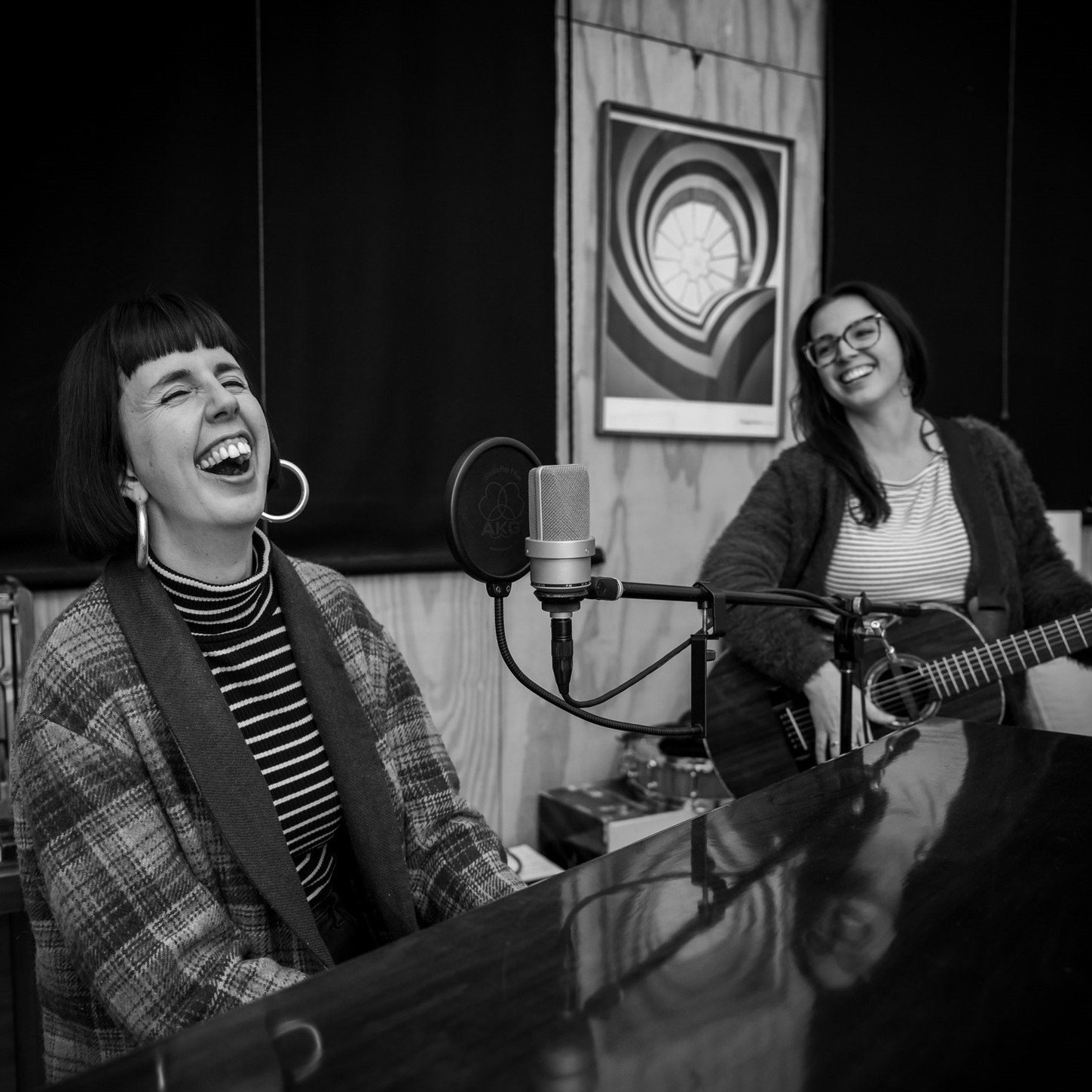 🎤. 🎧. 🎼. 🎹. 🥁

Young and aspiring musos - take a look! 

MUSIC SKILLS PERFORMANCE WORKSHOP
Griffith Regional Theatre
Tuesday, 28 May 2024 | 6:00 PM

A Music Performance Workshop with Smith &amp; Jones from Highway of Lost Hearts. 

Abby Smith &a