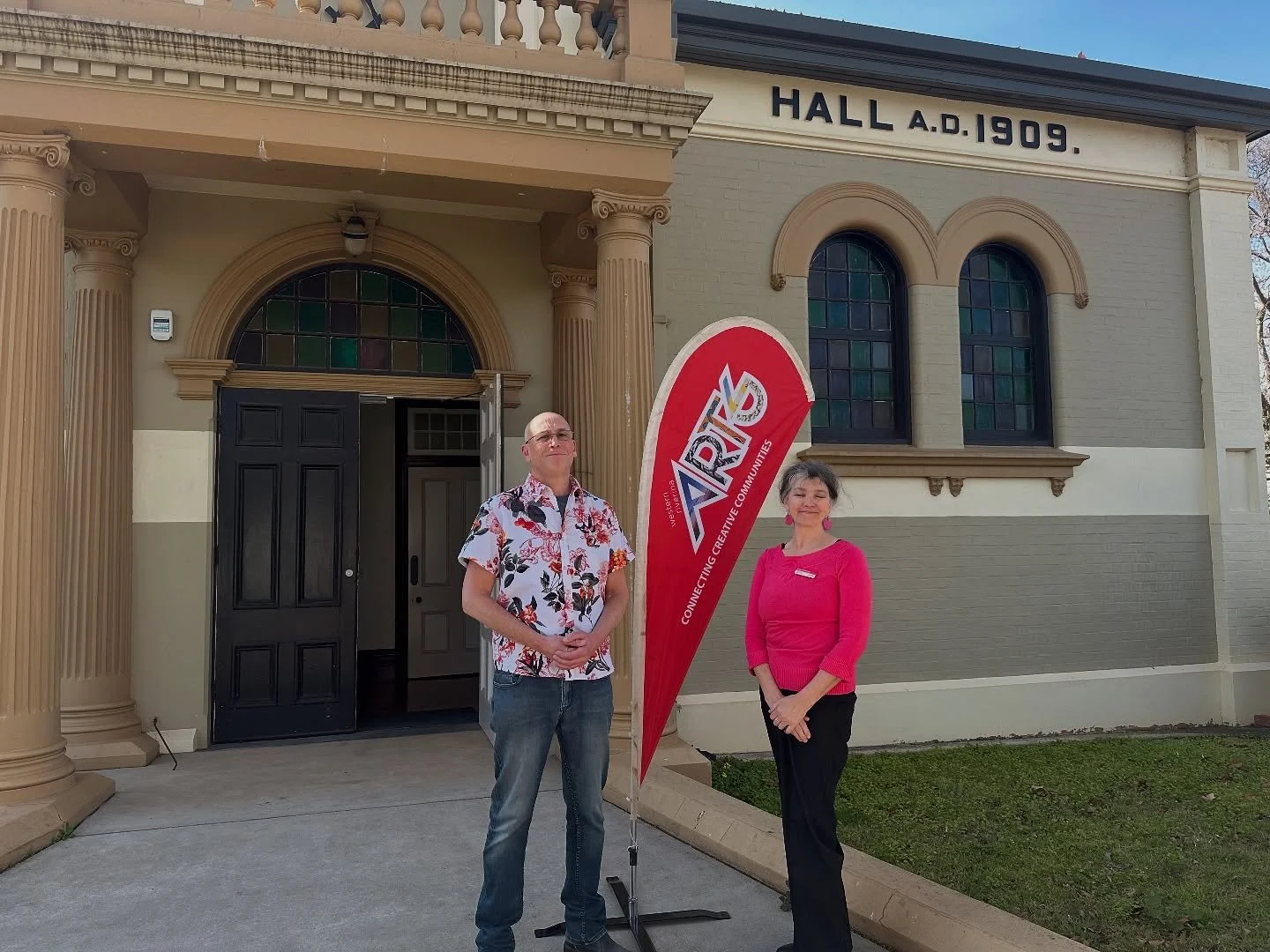 Come on down to the Narrandera Arts and Community Centre now for a brilliant free workshop on Country Arts Support Program (CASP) #dropinswelcome #CASP25 #CountryArtsSupportProgram @creativeriverina @creatensw
