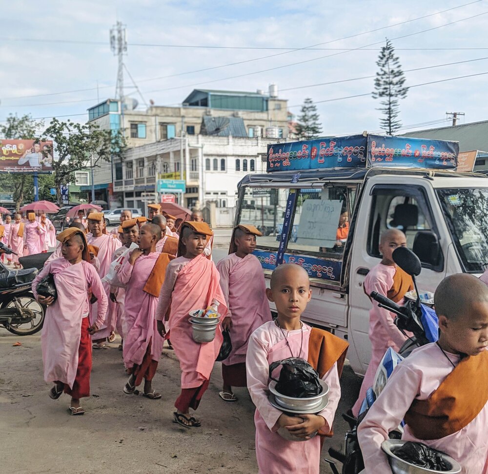 girl-monks.jpg