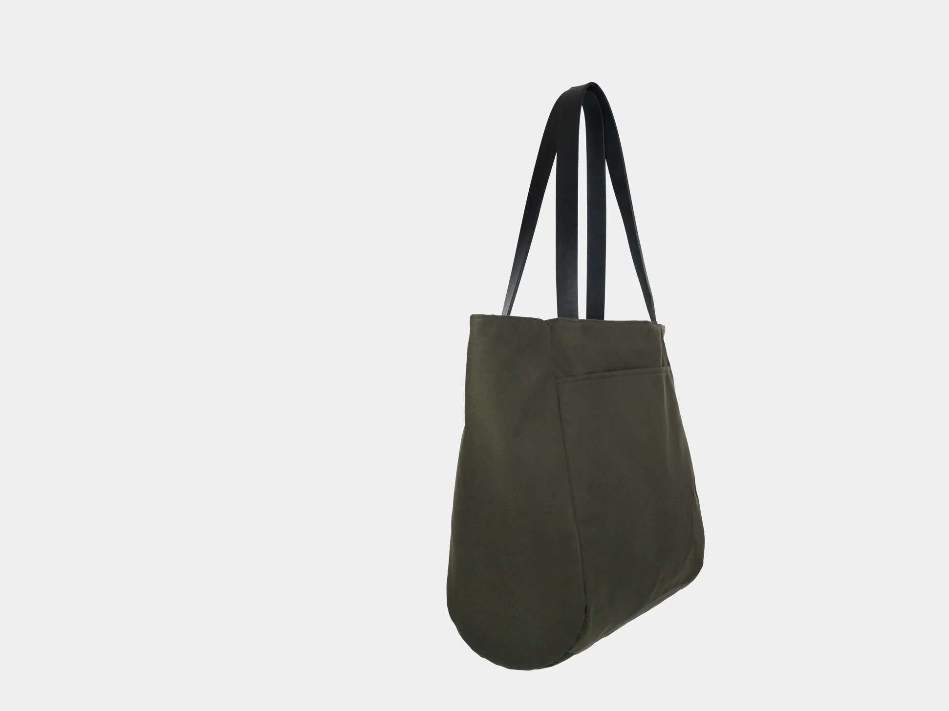 Round_Bottom_Tote-Pine-Angle.jpg
