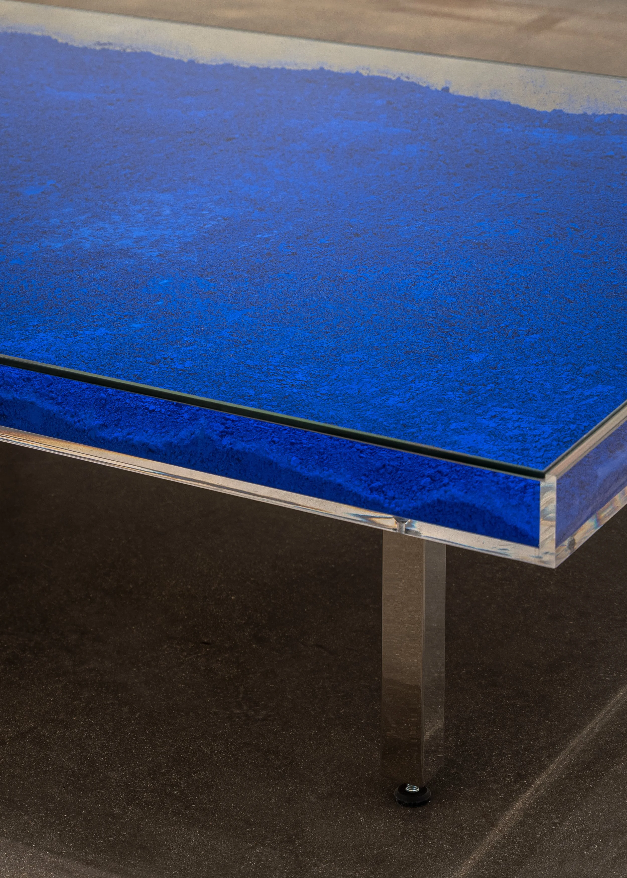 Yves Klein, Table.1jpg.jpg