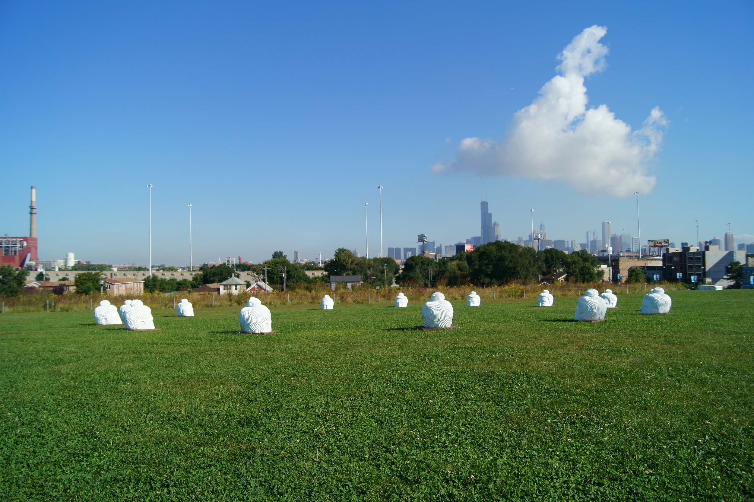 cabezas en parque.JPG