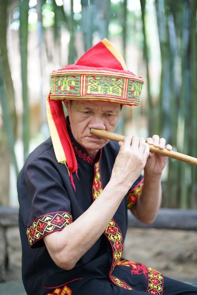 nose-flute.jpg