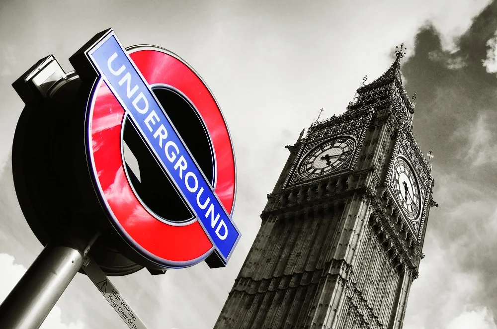 photos-on-the-london-underground-13.jpg