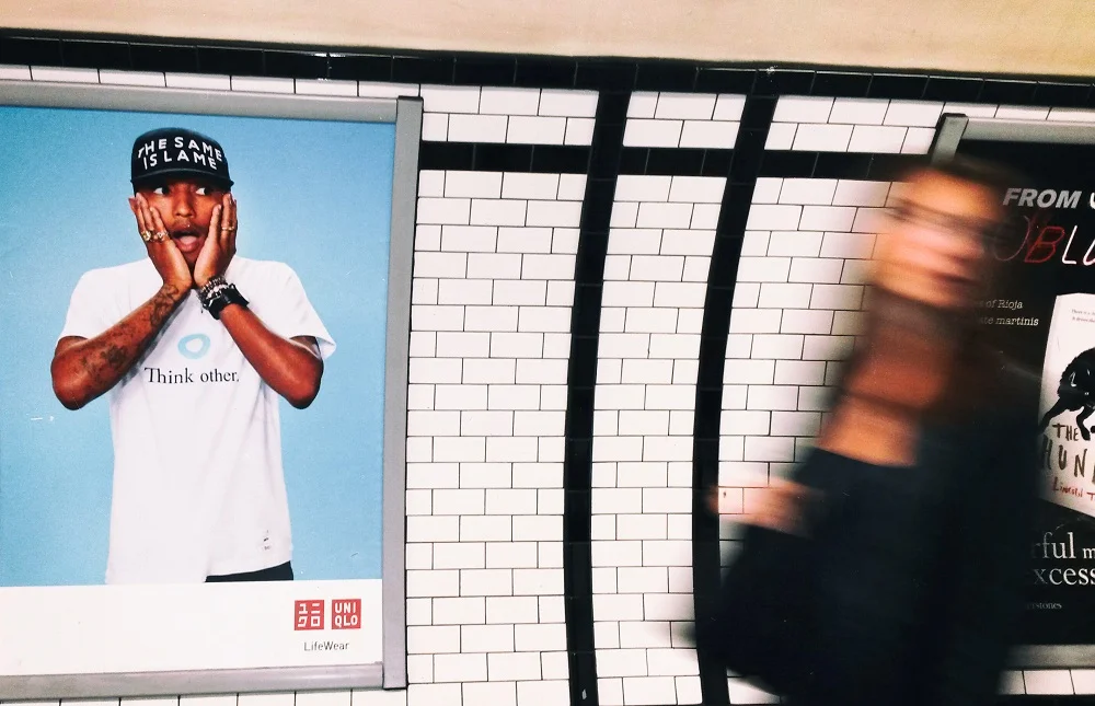 photos-on-the-london-underground-14.jpg