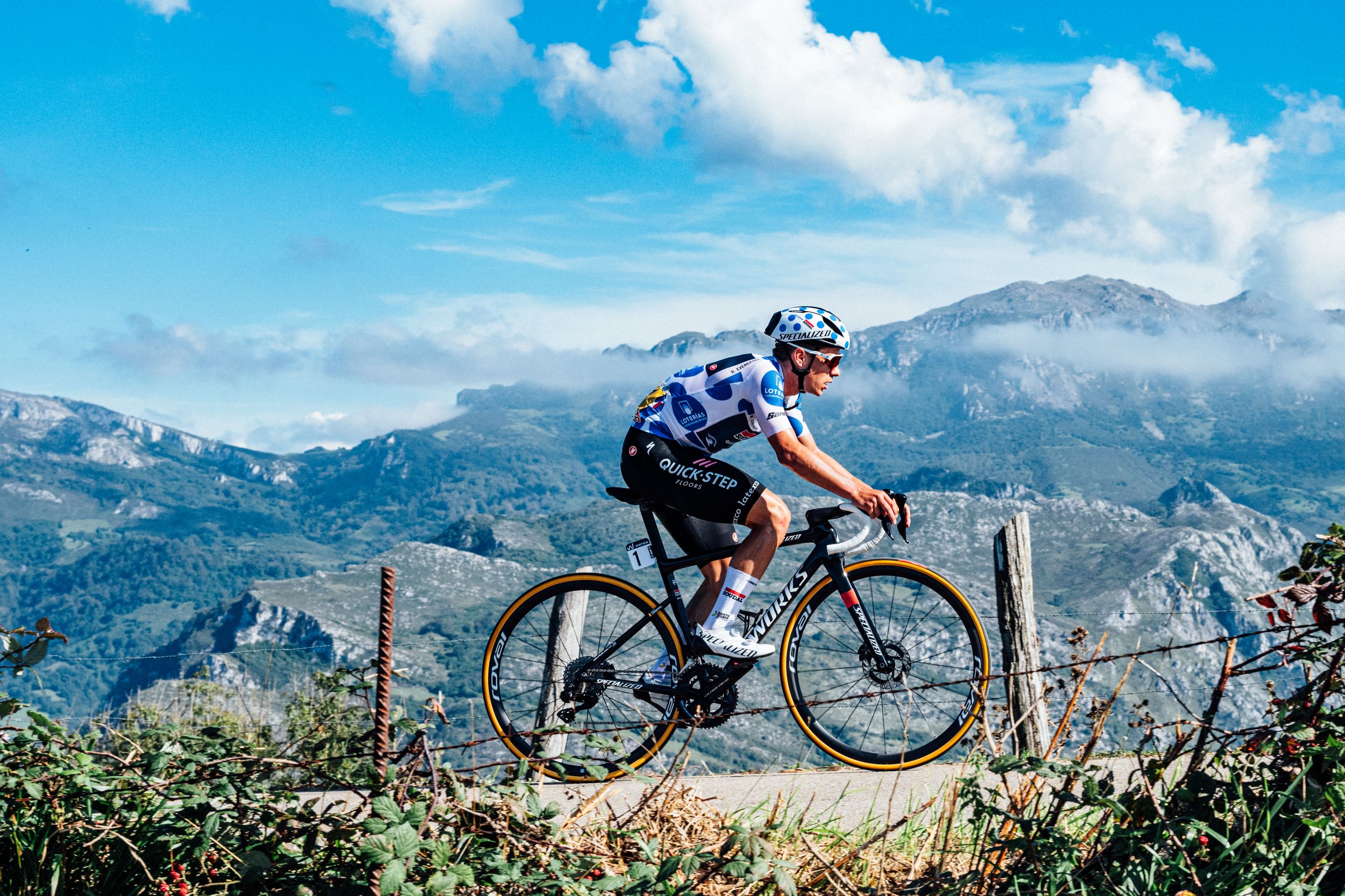 cyclingimages-2023-Vuelta-Stage18-6982.jpg