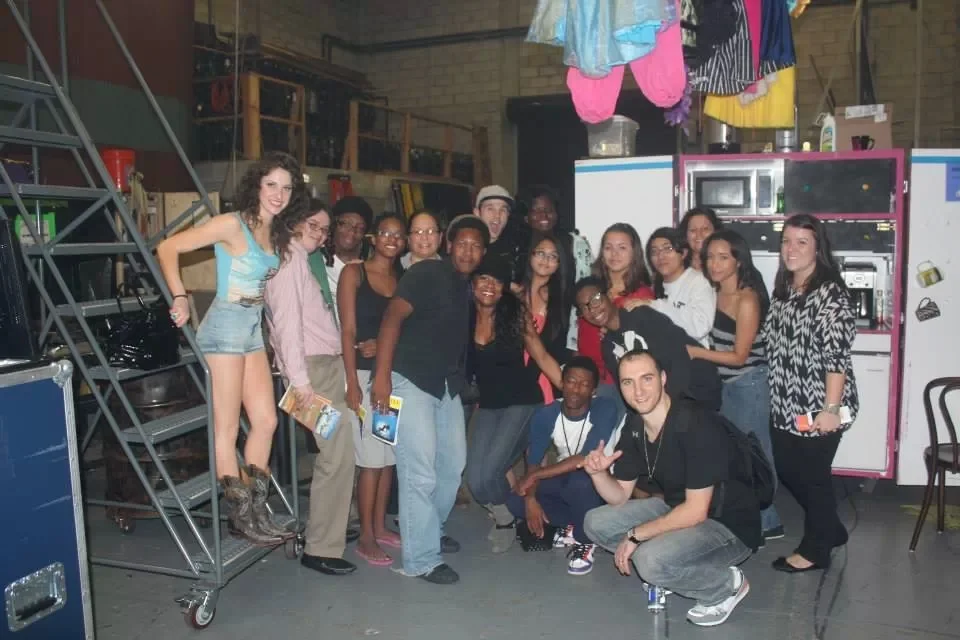  Backstage tour with the kids! 