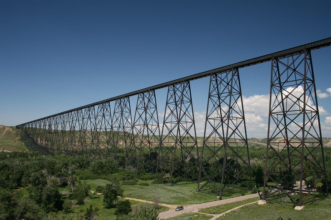 Trellis_Bridge,_AB..jpg