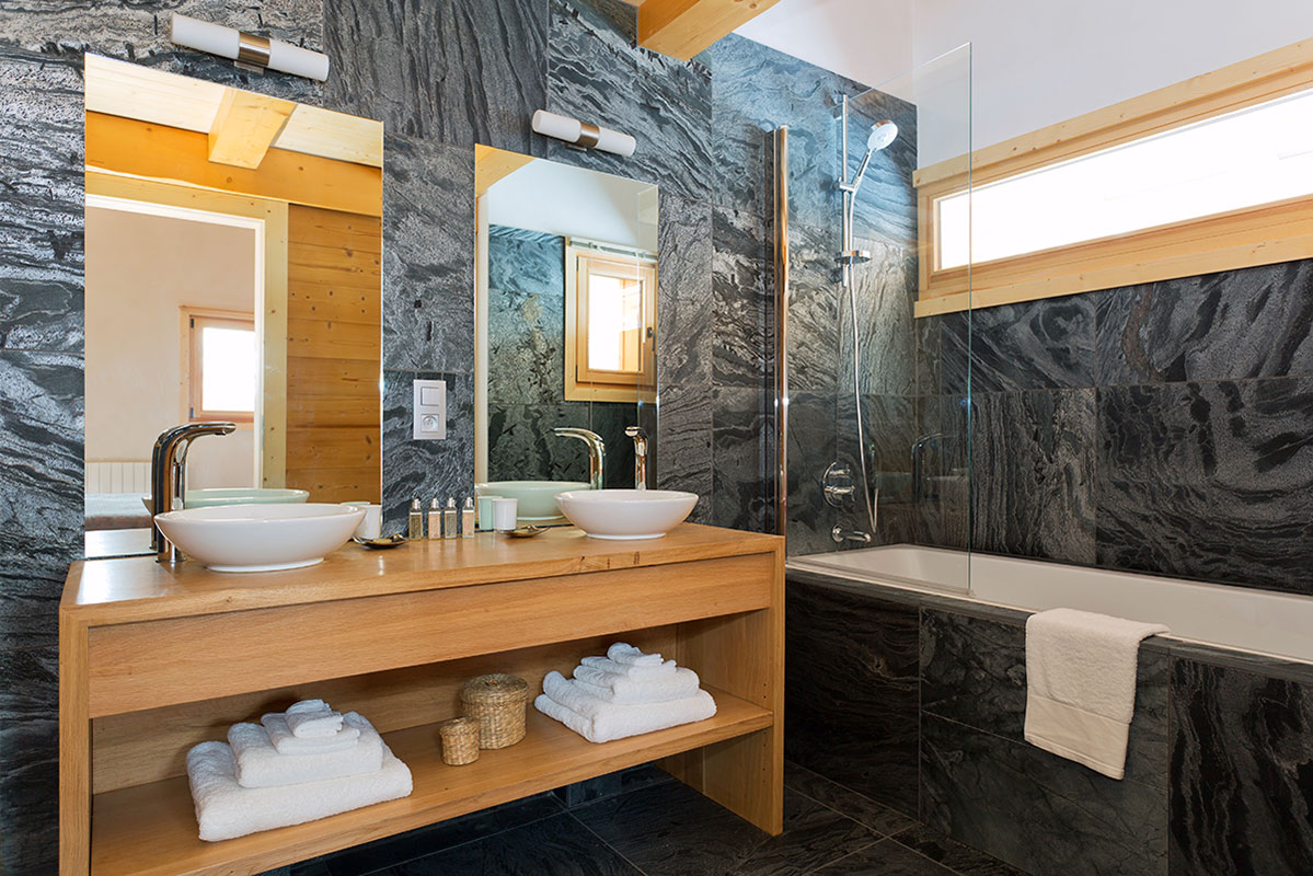 Master suite bathroom