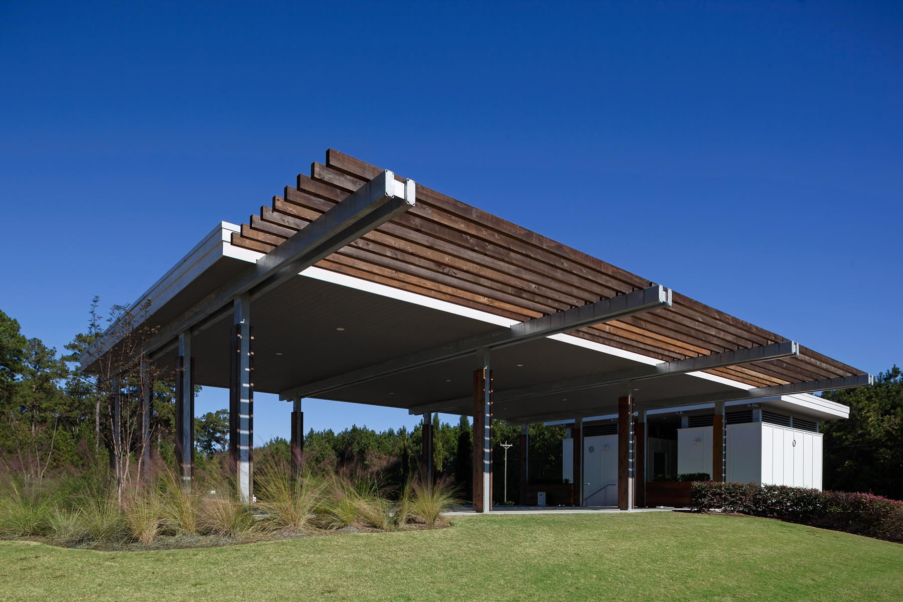 2 - SCAD pavilion - end elevation.jpg