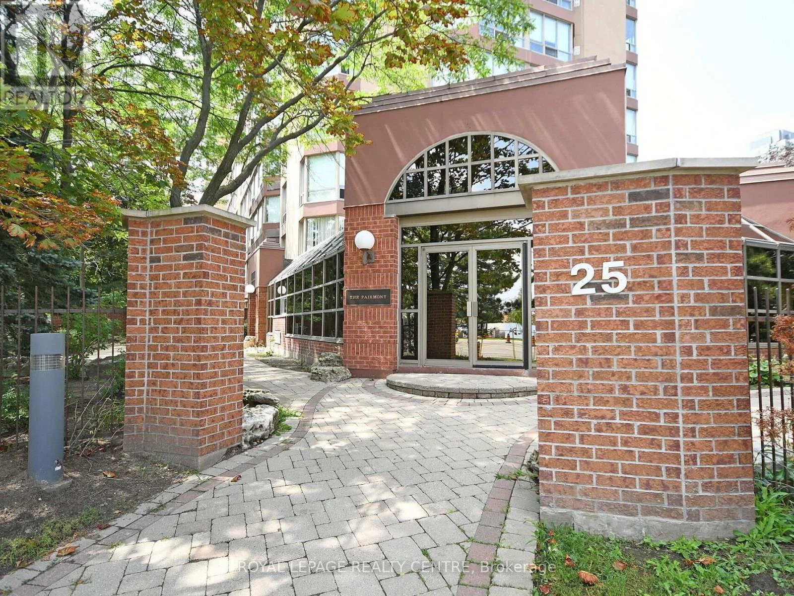 25 Fairview front entrance.jpg