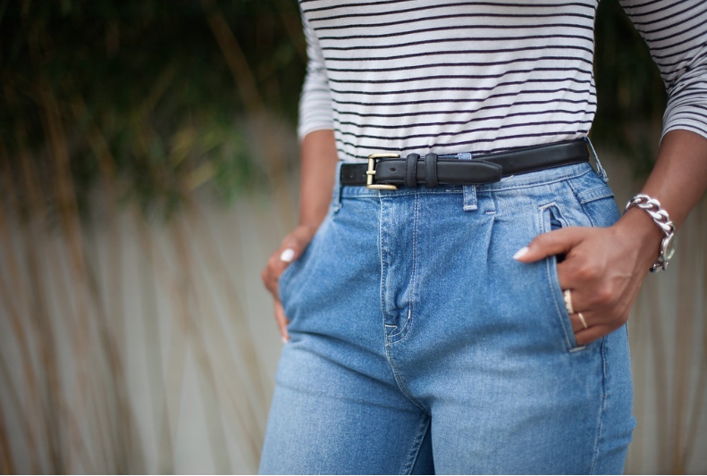 Top Ann Taylor/ Belt: Thrifted/ Jeans: Urban Outfitters/ Watch: Anne Klein