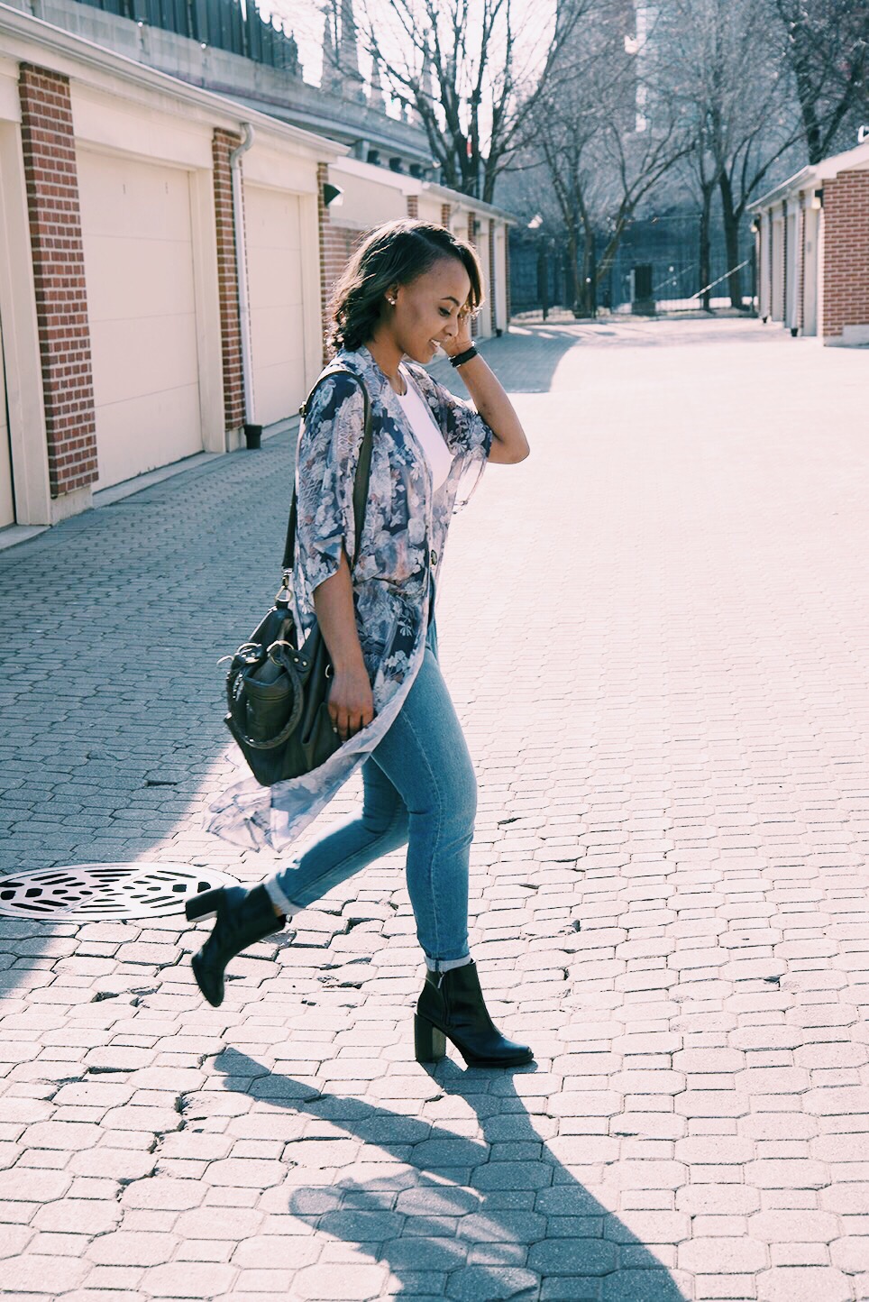 Kimono: Urban Outfitters / Top: H&M / Jeans: UO Surplus / Boots: Zara / Bag: Aldo / Watch: Shinola