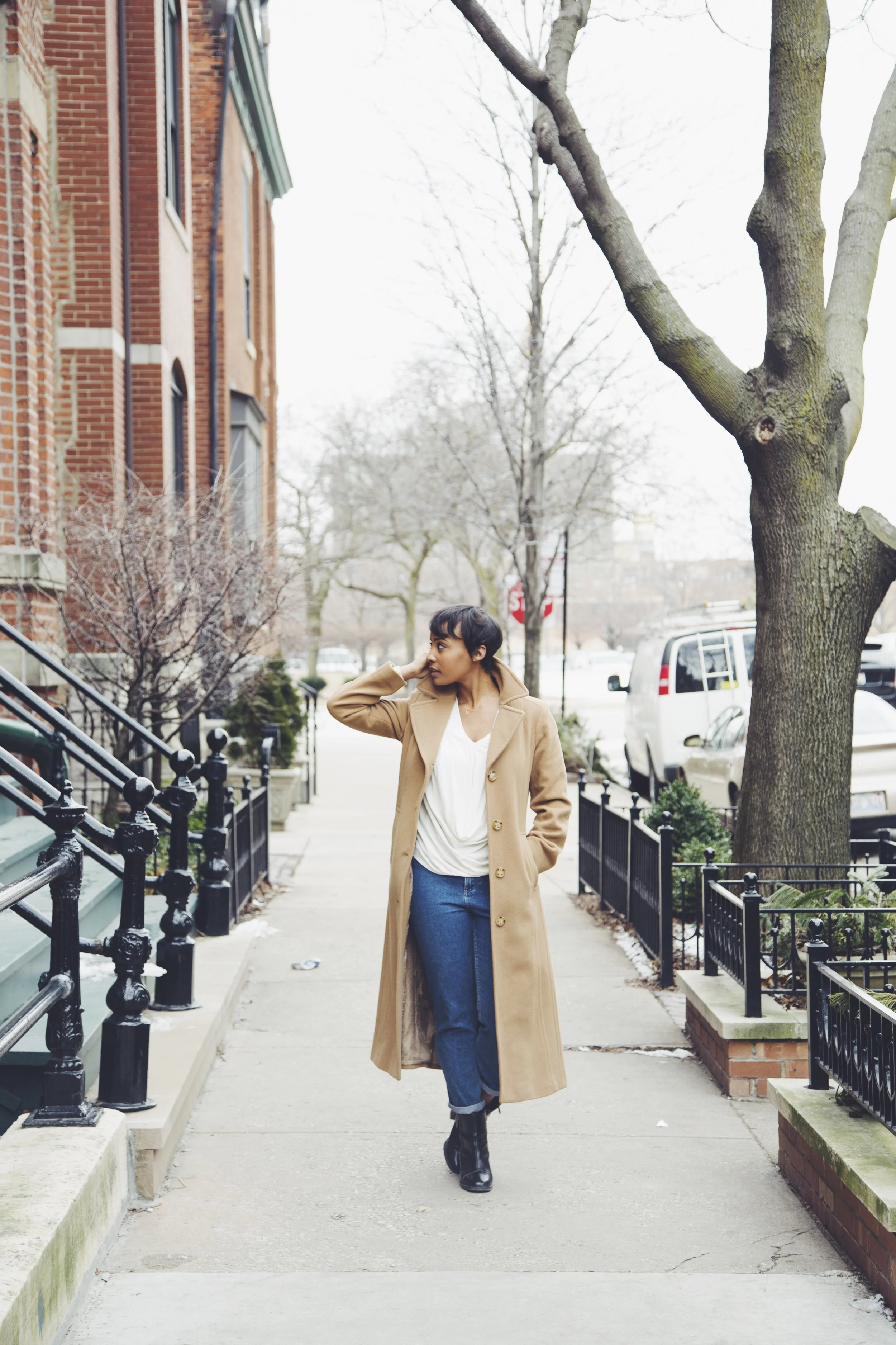Coat: Anne Klein / Shirt: Thrifted / Jeans: Topshop / Shoes: Zara 