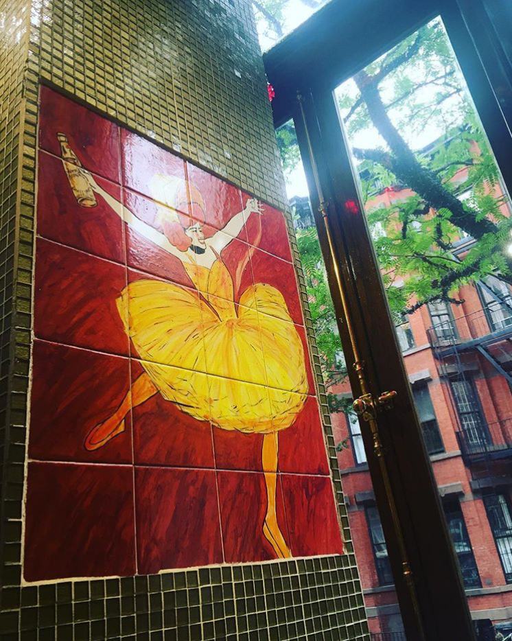 @cosmosnchaos Encouraging and inspiring conversation this morning about loving our neighborhoods and hosting community art exhibits with @cityseminaryny. Paired with lovely view at the local @cafelalo #makingplaceuws