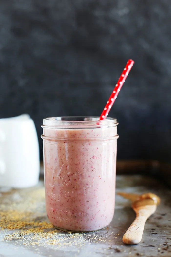 Healthy Strawberry Almond Smoothie