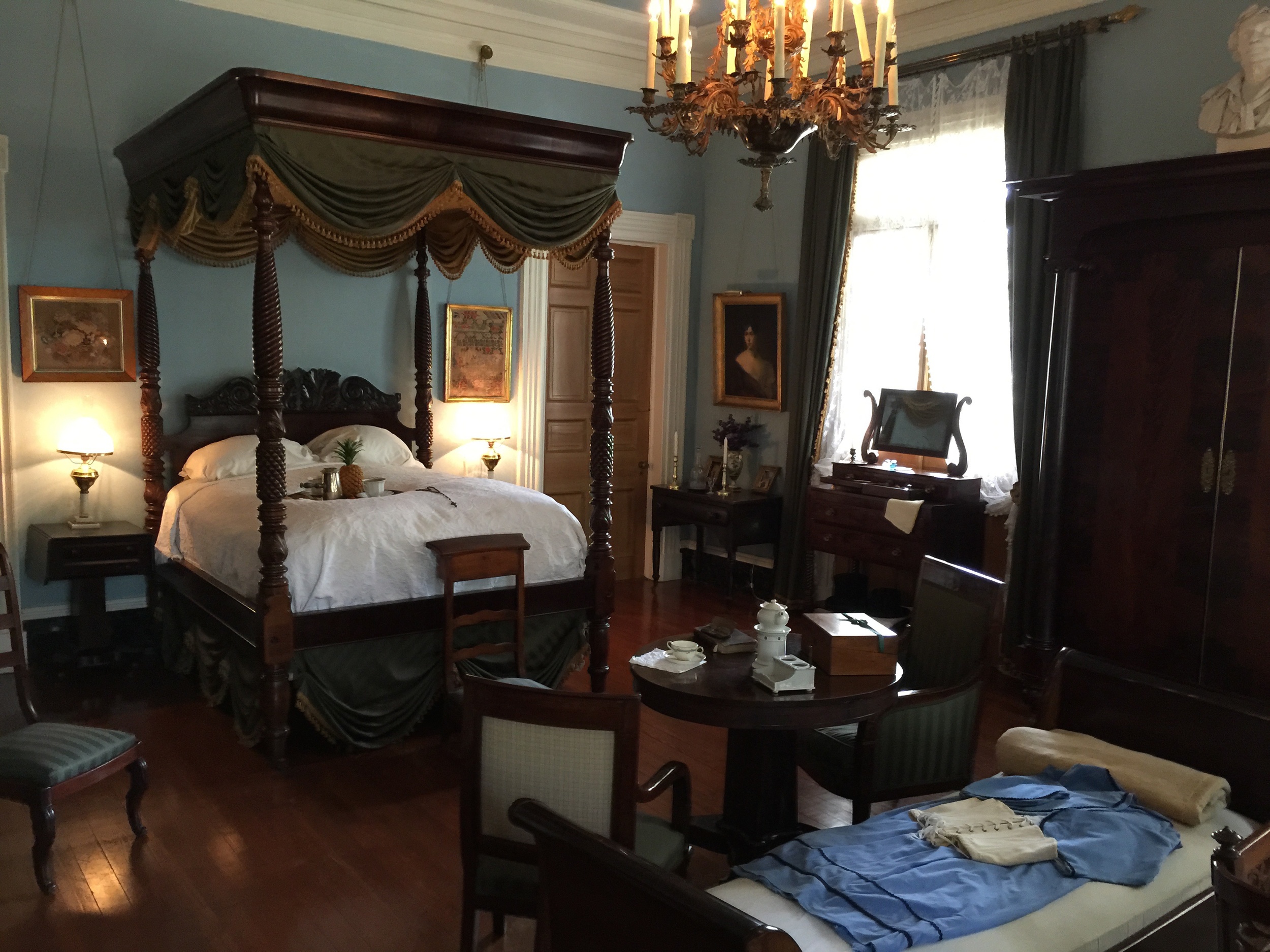 Mansion bedroom