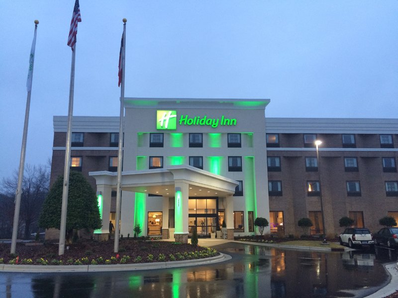 I booked two nights in an Executive Suite at the Holiday Inn Greensboro Coliseum for 10,000 points!