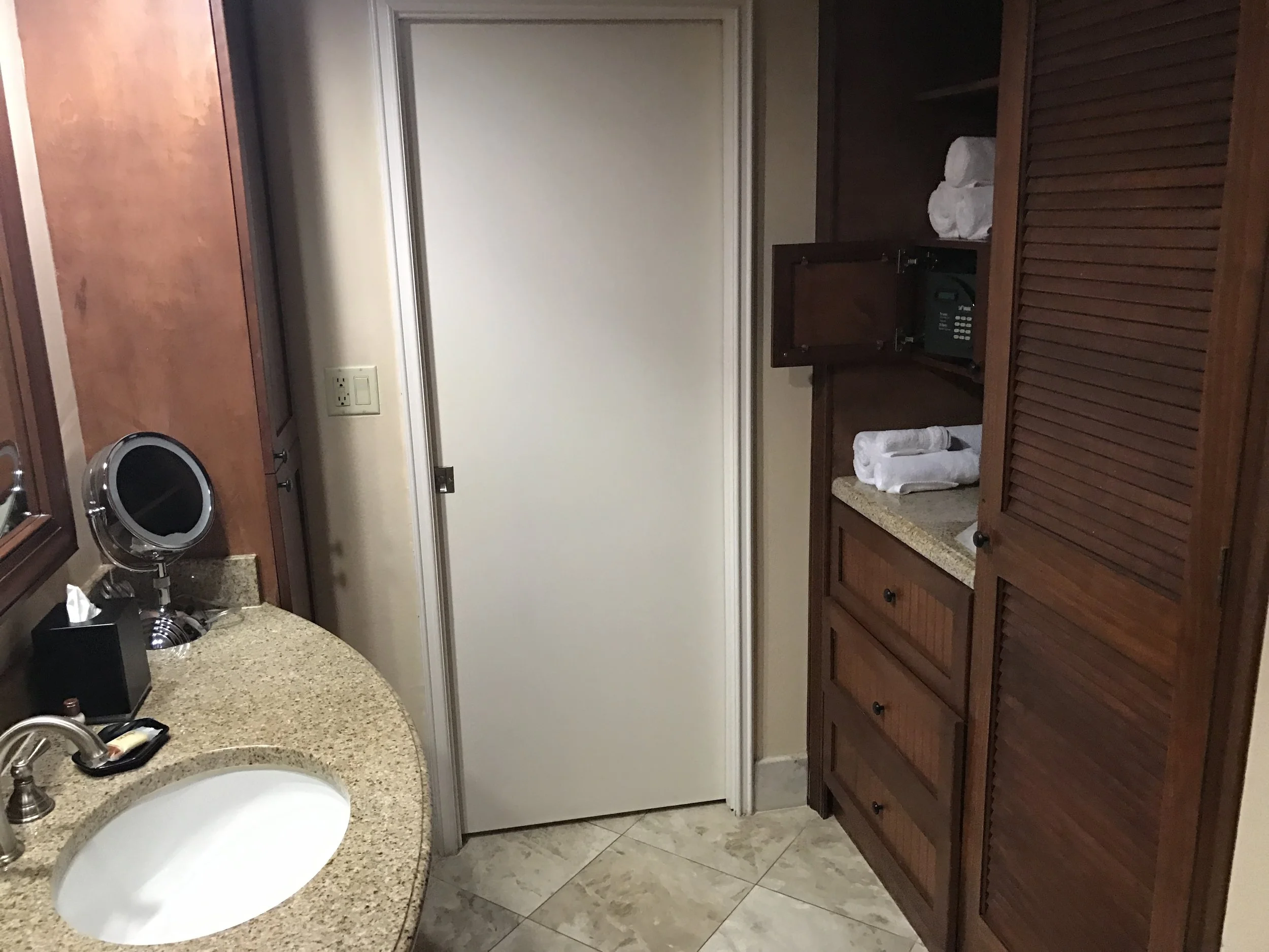 Bathroom sink and storage unit (click to enlarge)