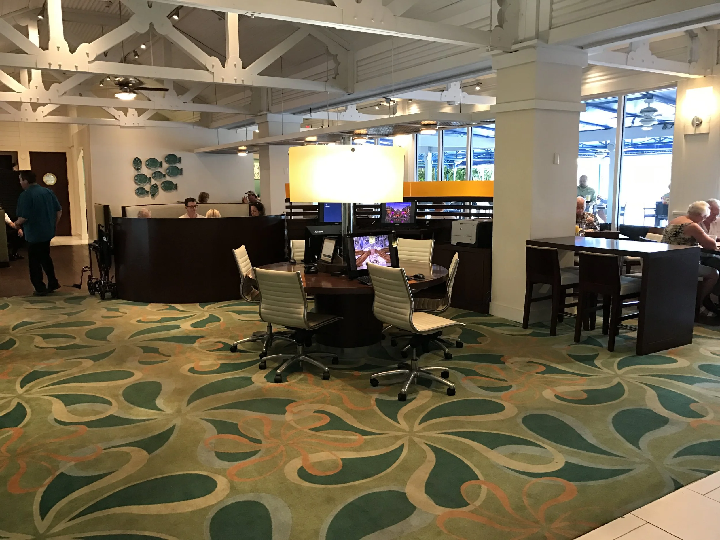 The business center was practically integrated with the hotel restaurant. (click to enlarge)