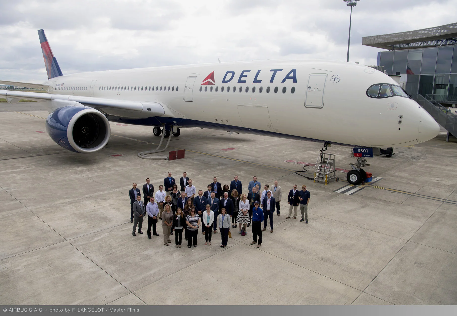 Delta Air Lines took delivery this week of its and North America's first Airbus A350 ( Photo: Delta Air Lines ) (click to enlarge)