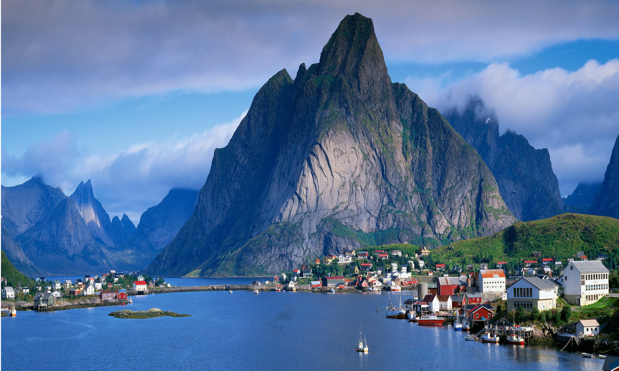 We are looking forward to the Norwegian fjords this summer! (Photo: Flickr (Wendy) )