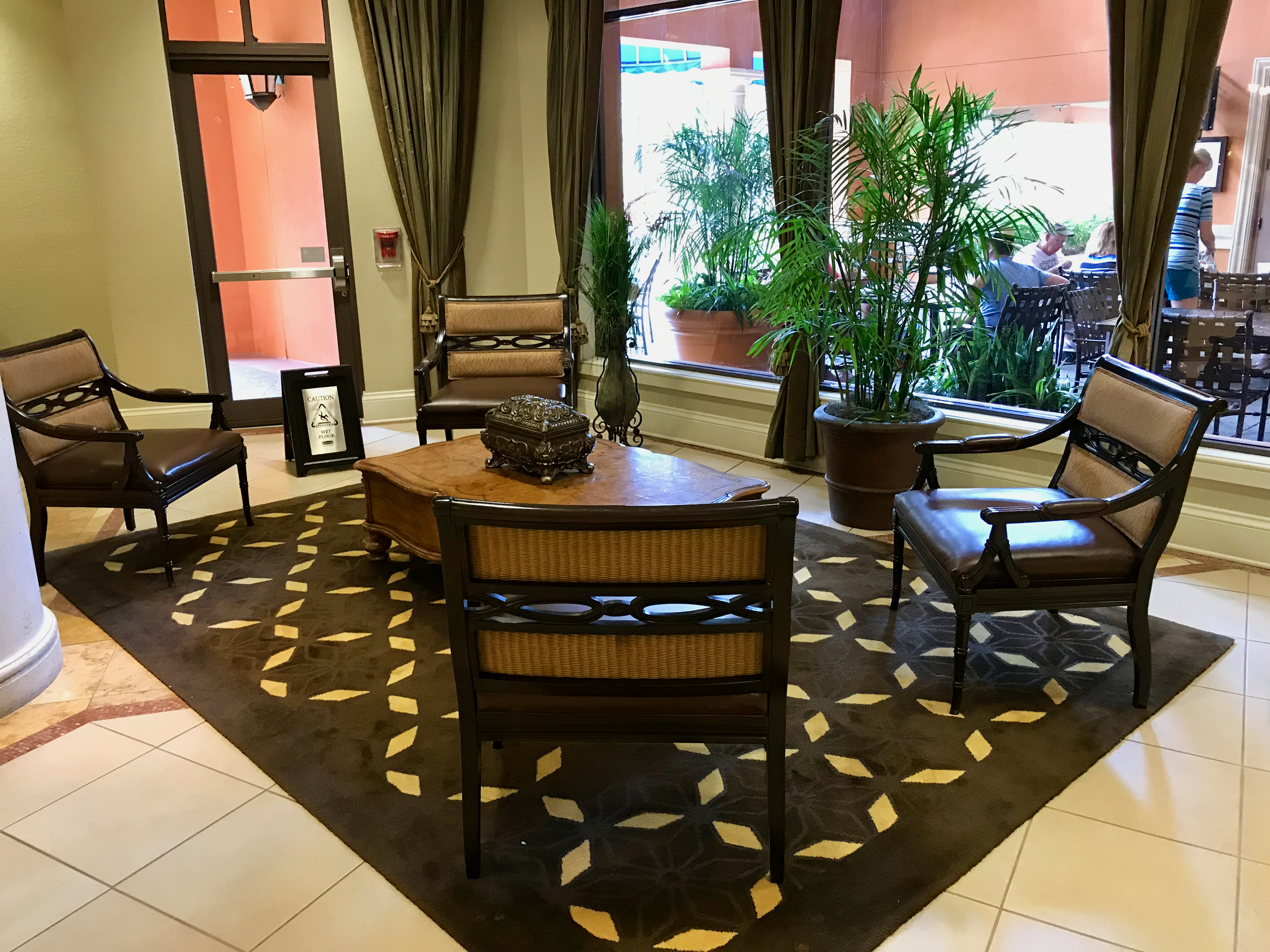 Wyndham Bonnet Creek Resort Visitors Center lobby seating (click to enlarge)