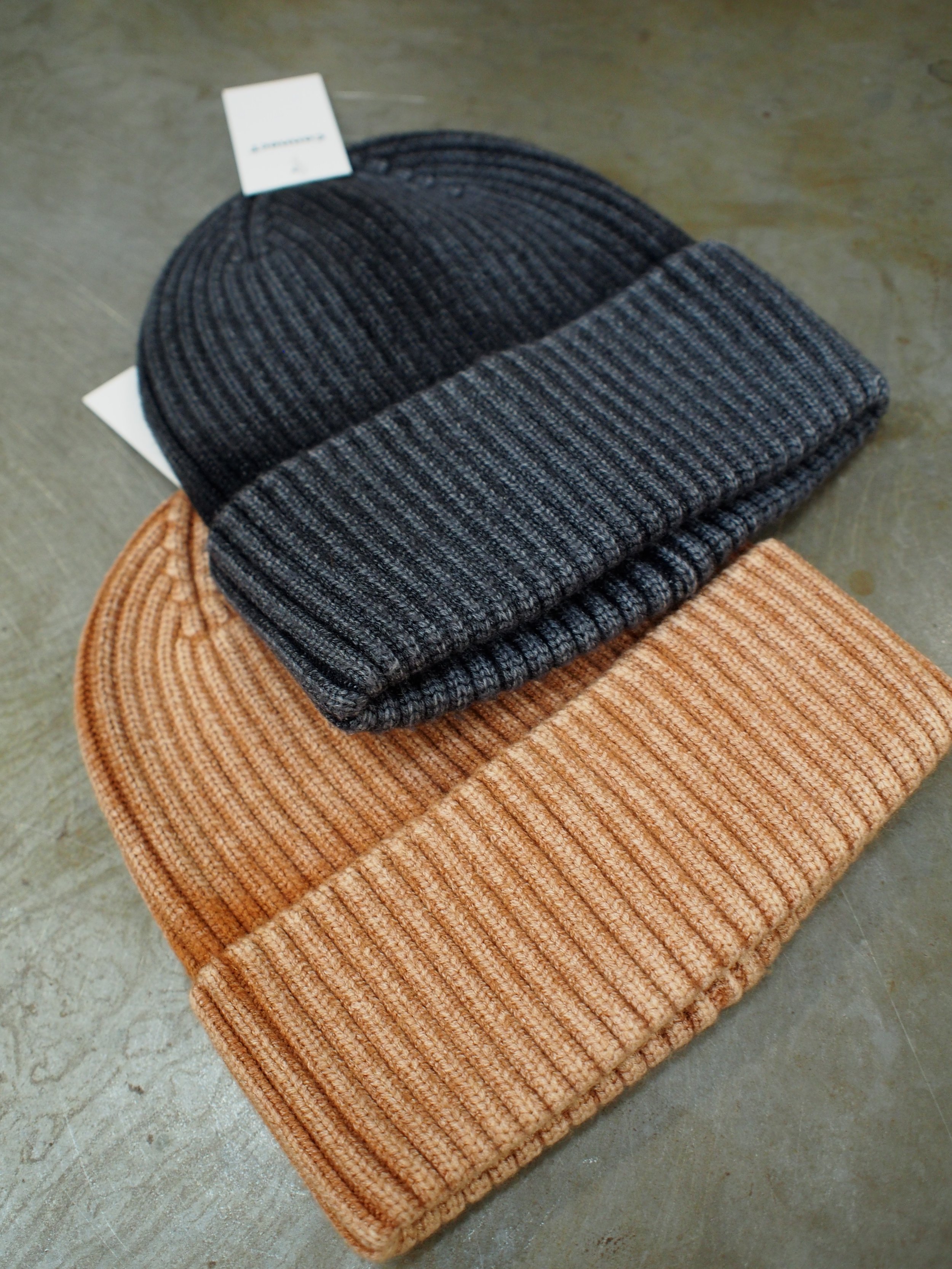 OZ pigment overdyed rib knit cuffed beanie