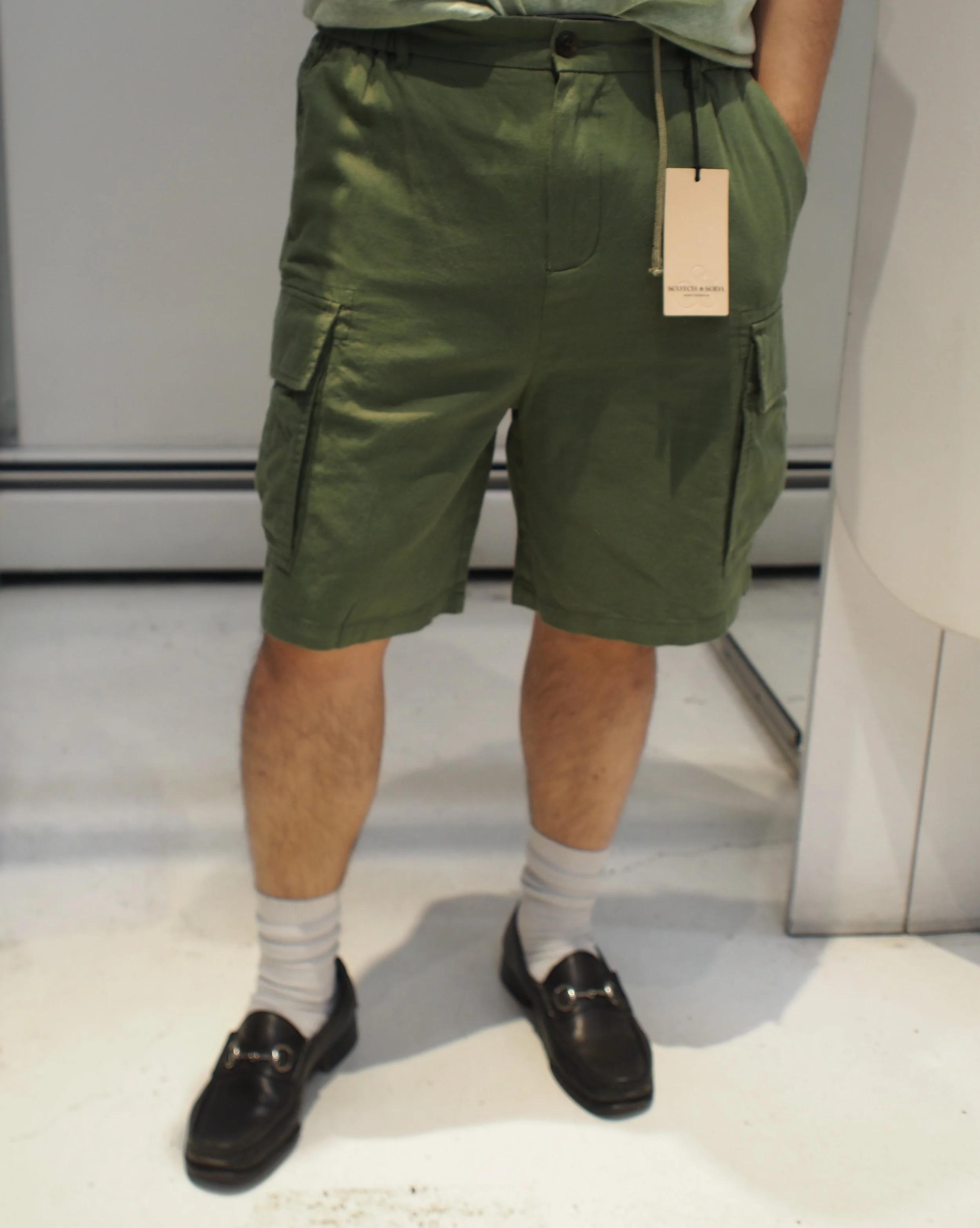 Scotch & Soda Relaxed fit linen blend cargo short - Army