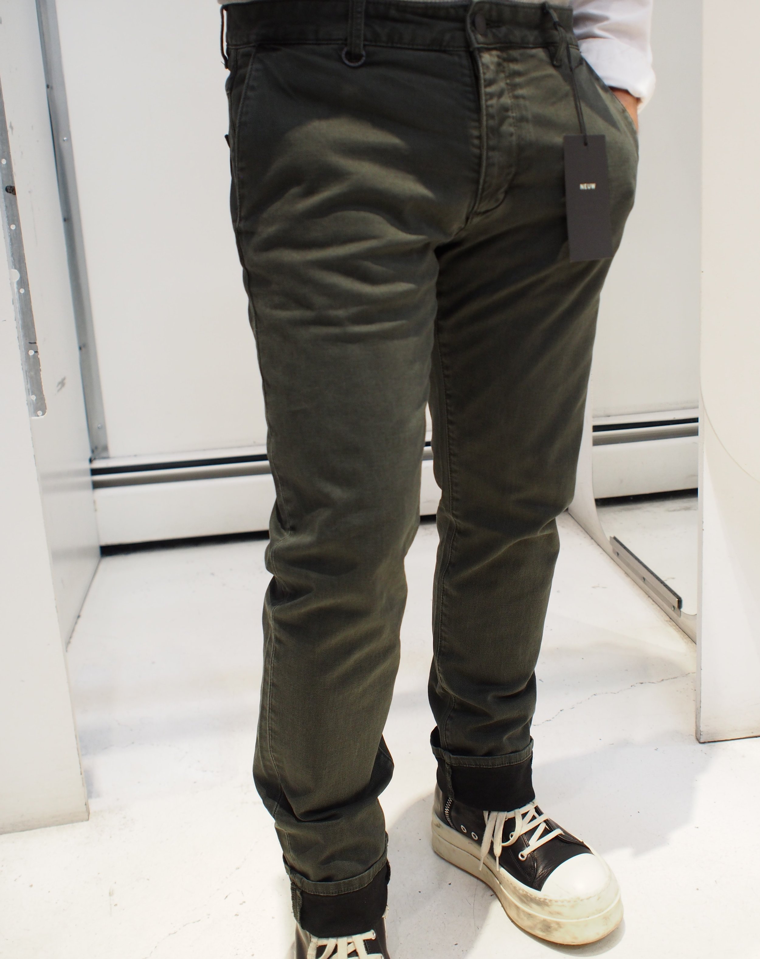 NEUW The Rude Boy Tailored straight twill pants - Military Asfalt