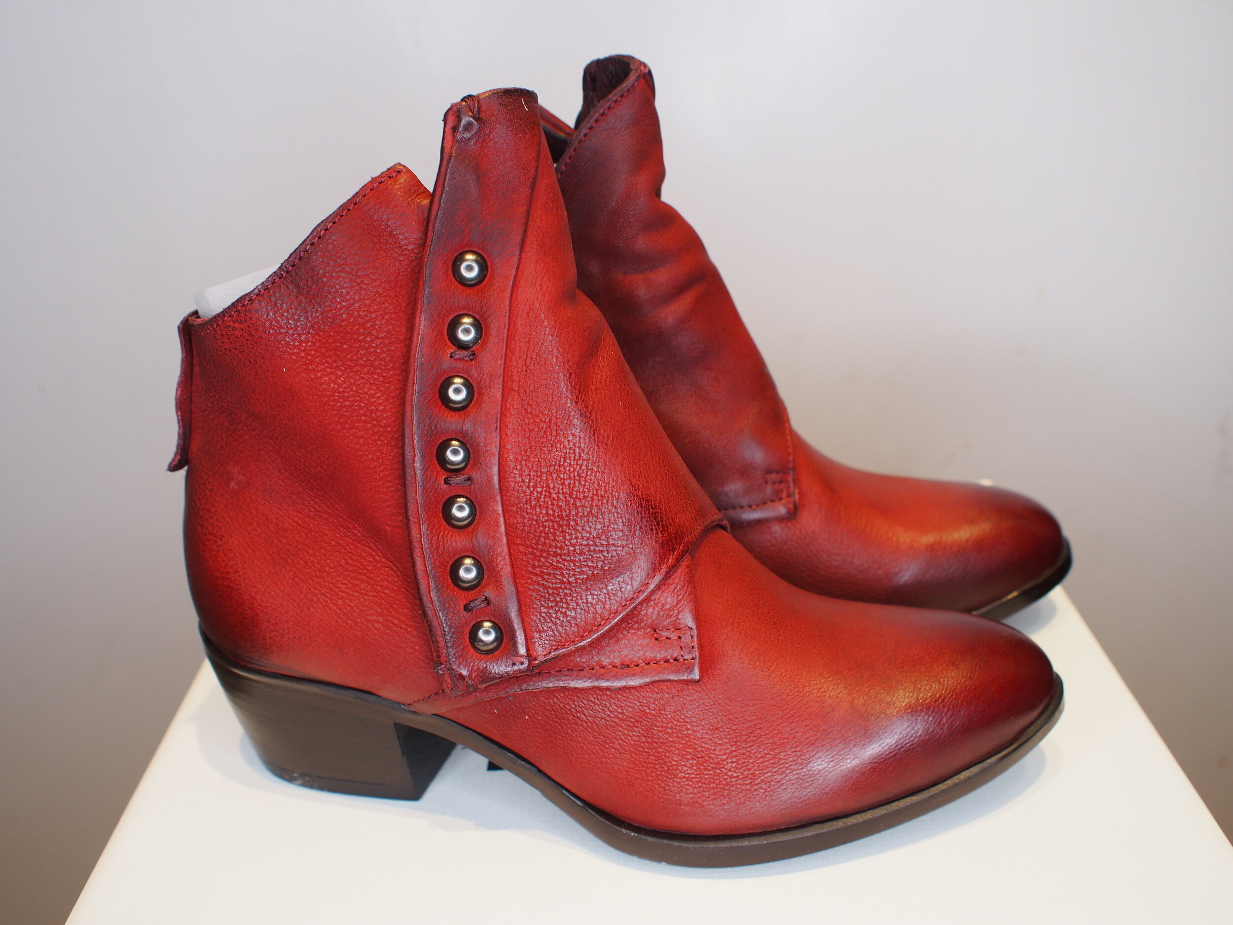 mjus ankle boots