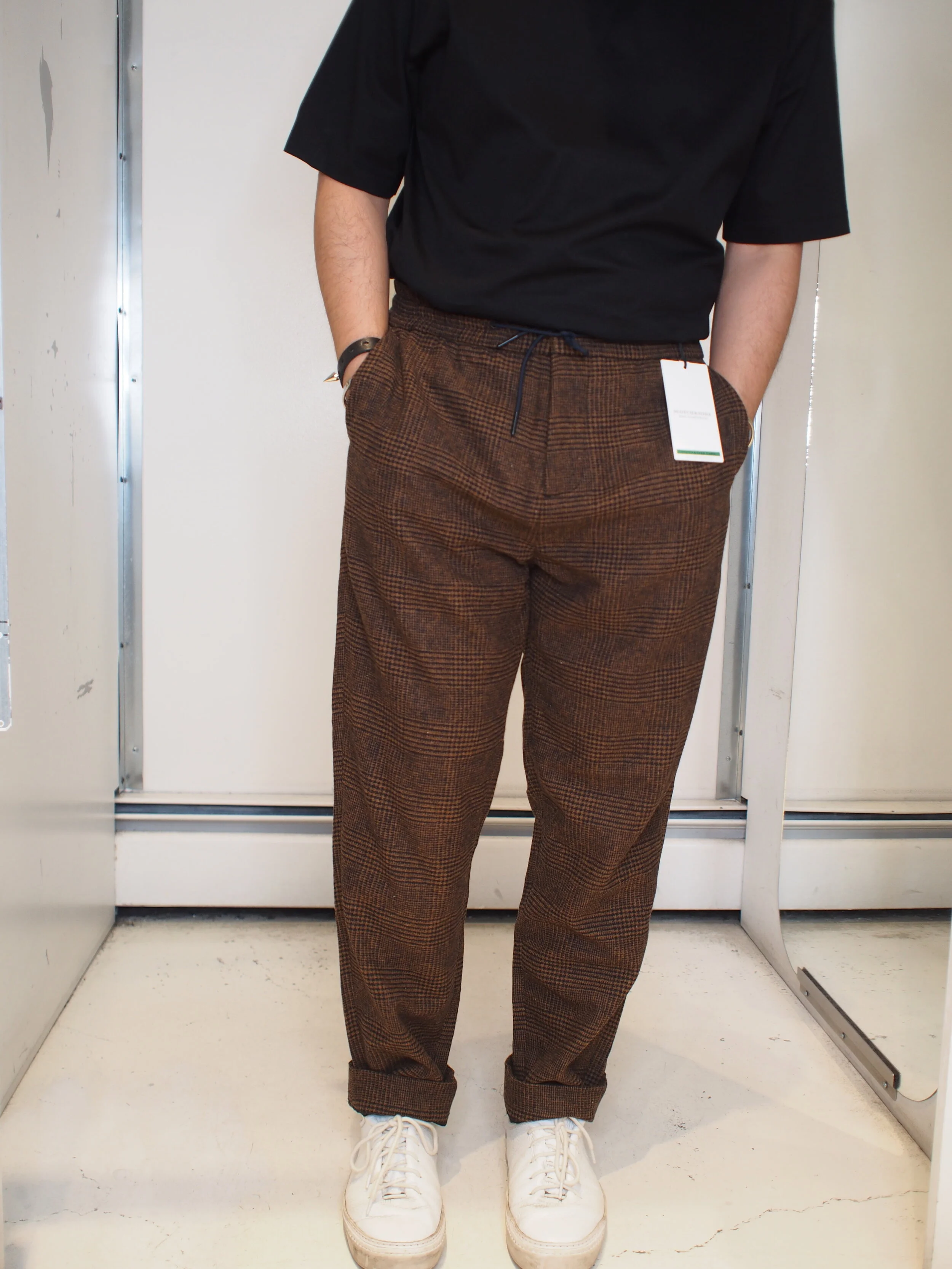 Scotch & Soda FAVE regular tapered joggers with subtle check pattern-BLKBRWN