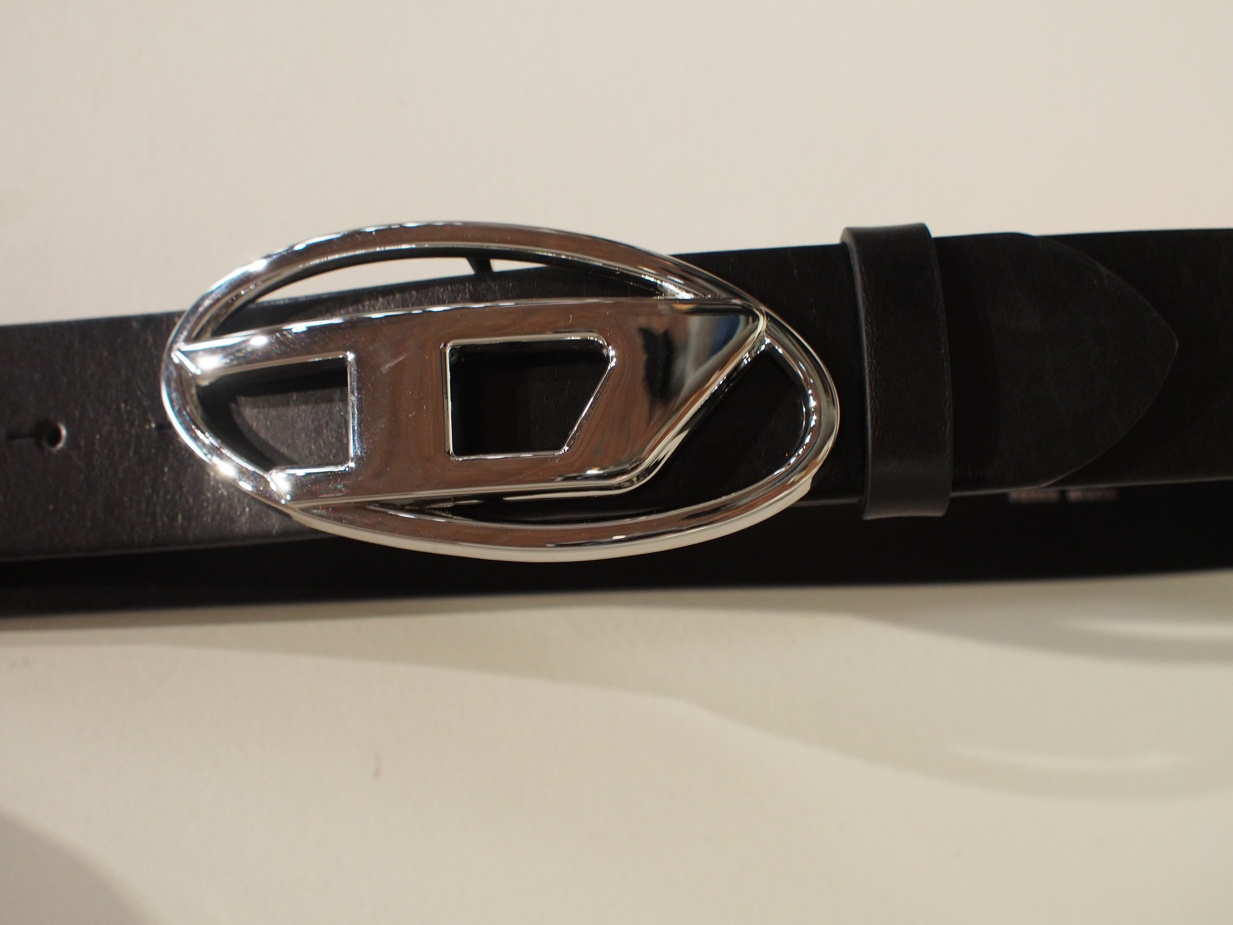 DIESEL Oval D Logo B-1DR silver buckled leather belt - Black