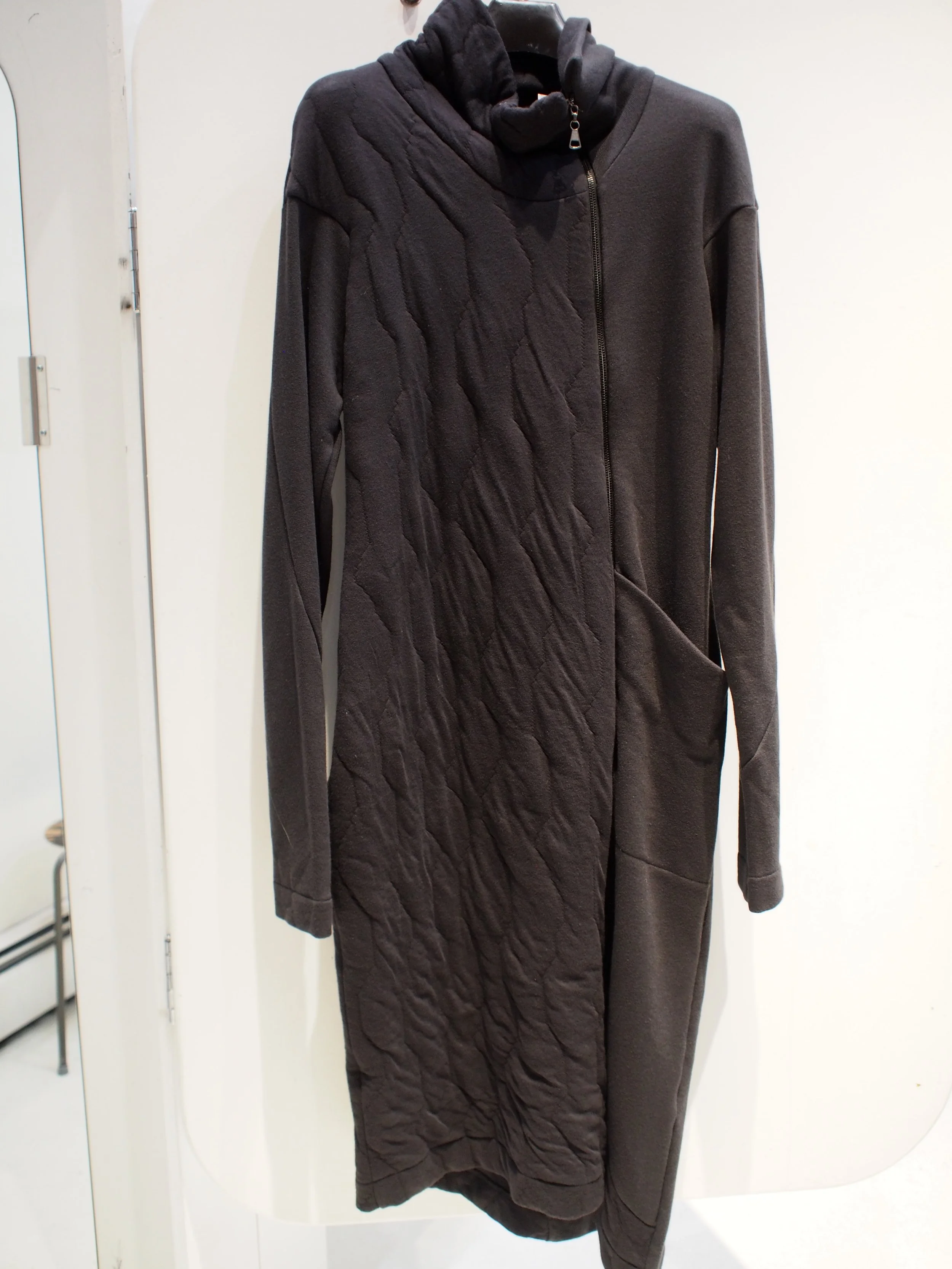 Lotus Eaters SINAL off center zip sweat coat dress - Black