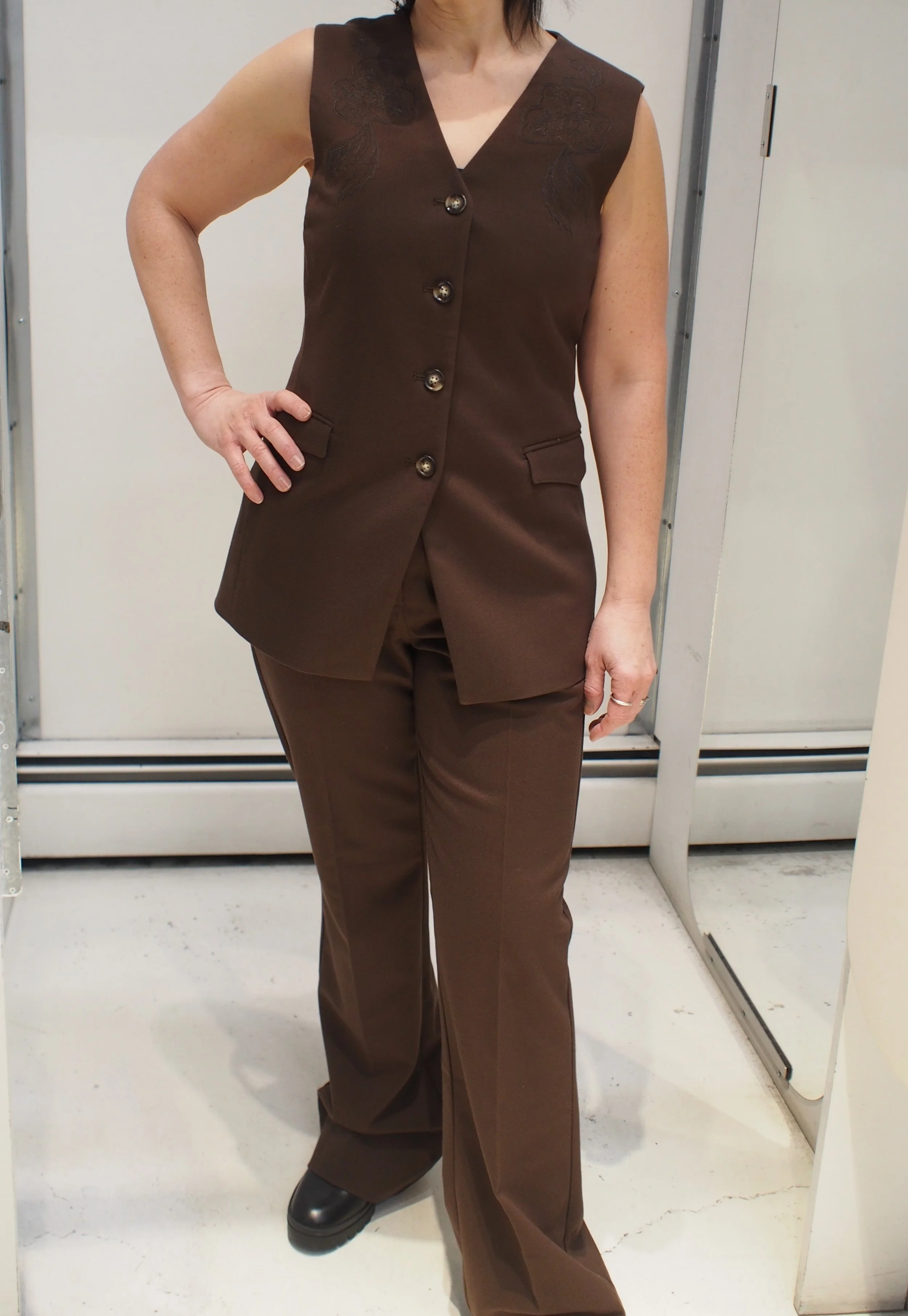 Scotch & Soda Embroidered Tailored Gilet w/ matching flare trousers - Hot Fudge