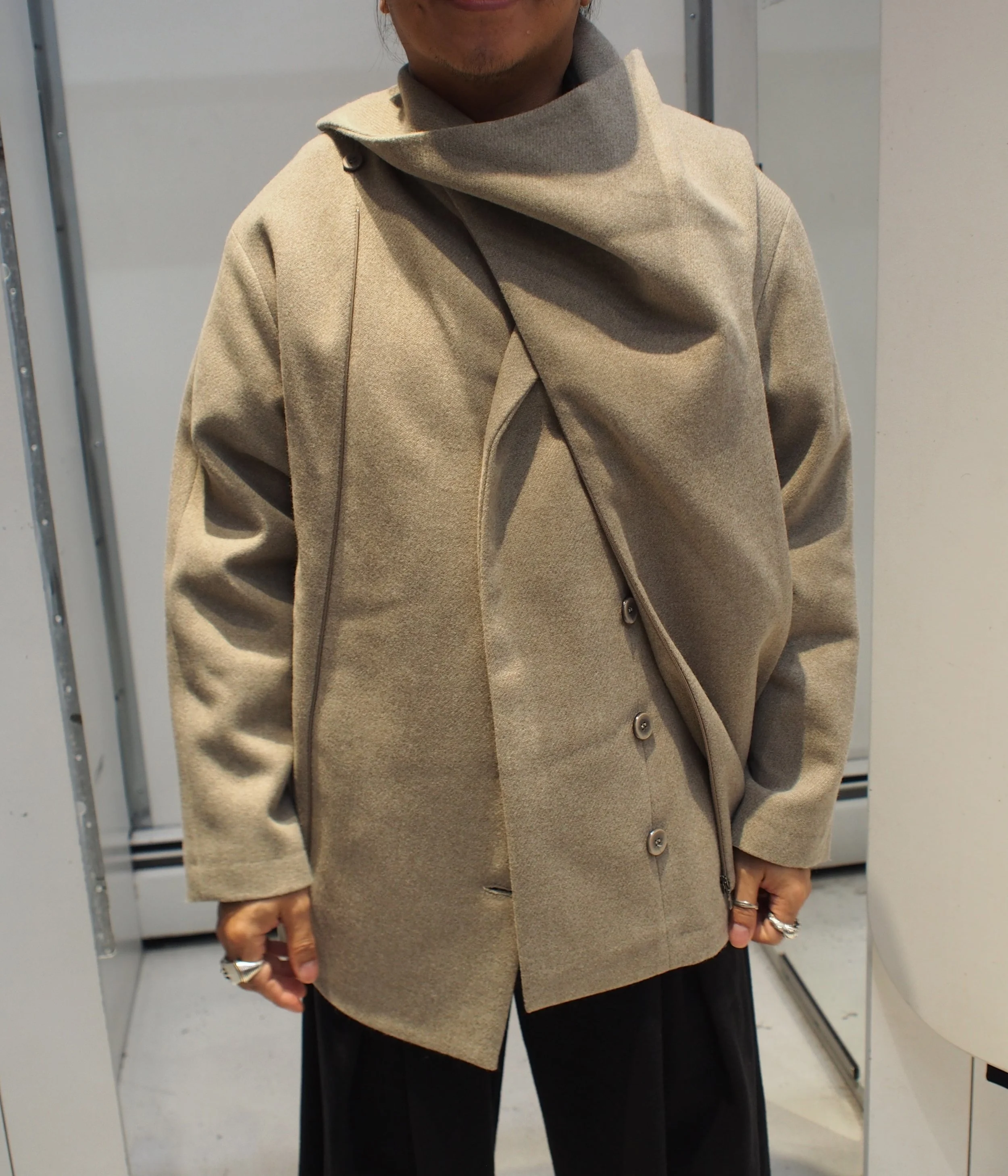 Lotus Eaters ORES Short coat with detachable scarf - Taupe